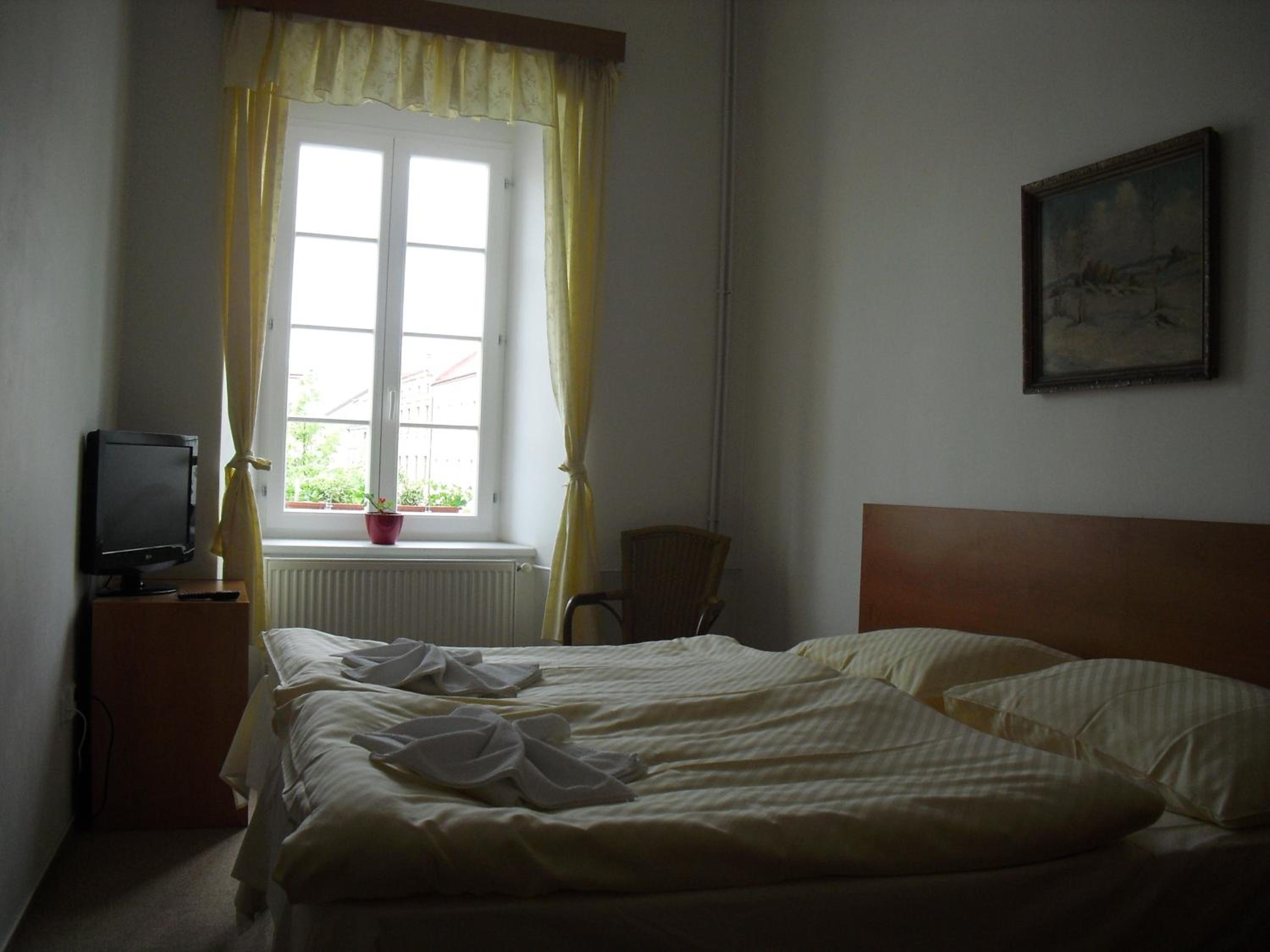 Double or Twin Room photo 2