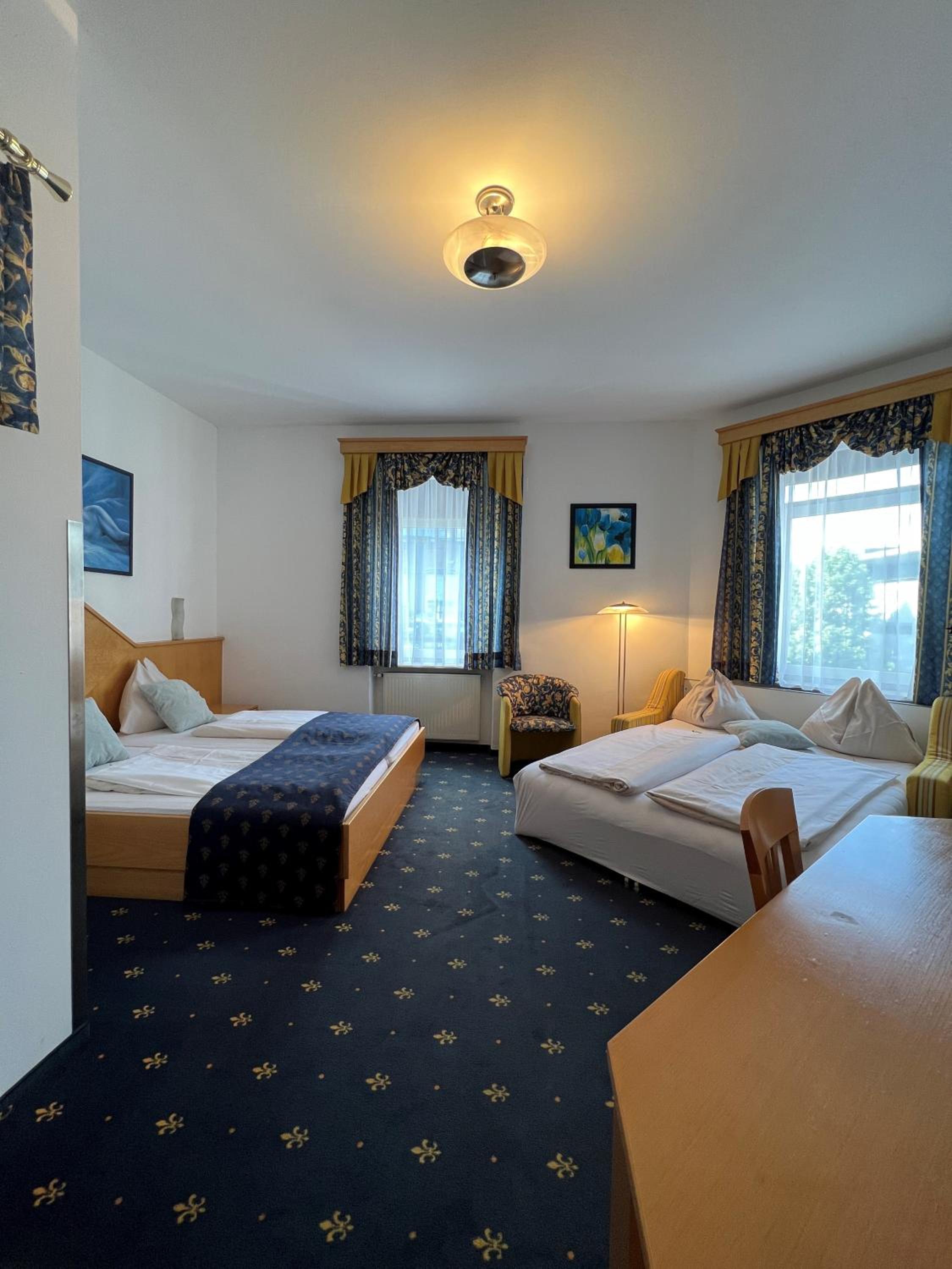 Quadruple Room - Photo 1
