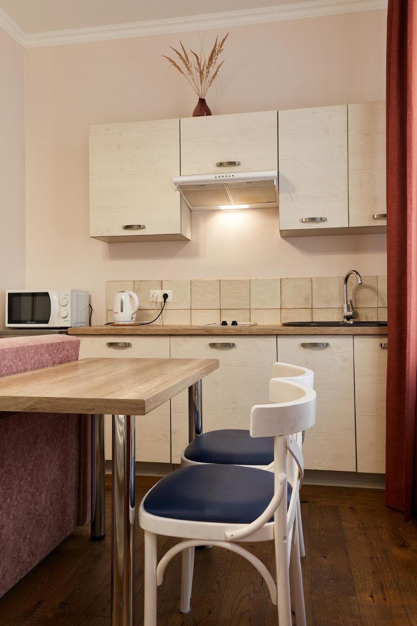 Studio Apartment photo 2