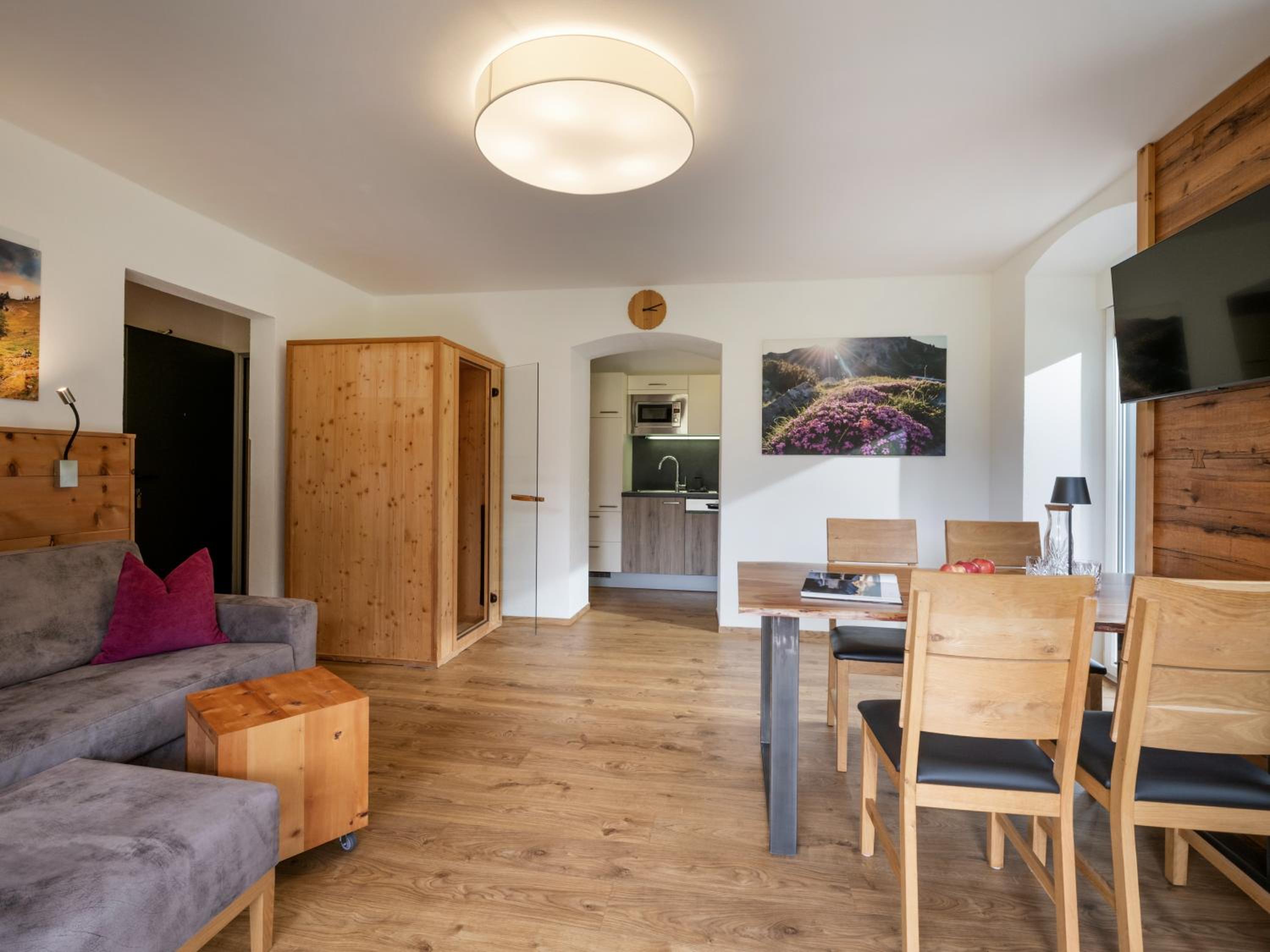  Apartment im 1. Stock mit zwei Balkonen See- und Bergblick photo 1