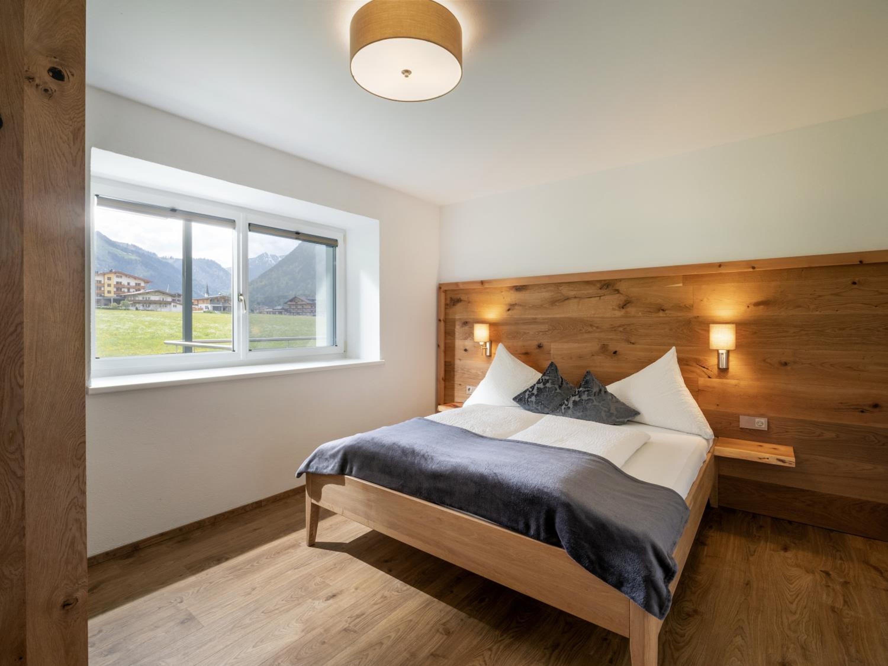  Apartment im 1. Stock mit zwei Balkonen See- und Bergblick photo 3