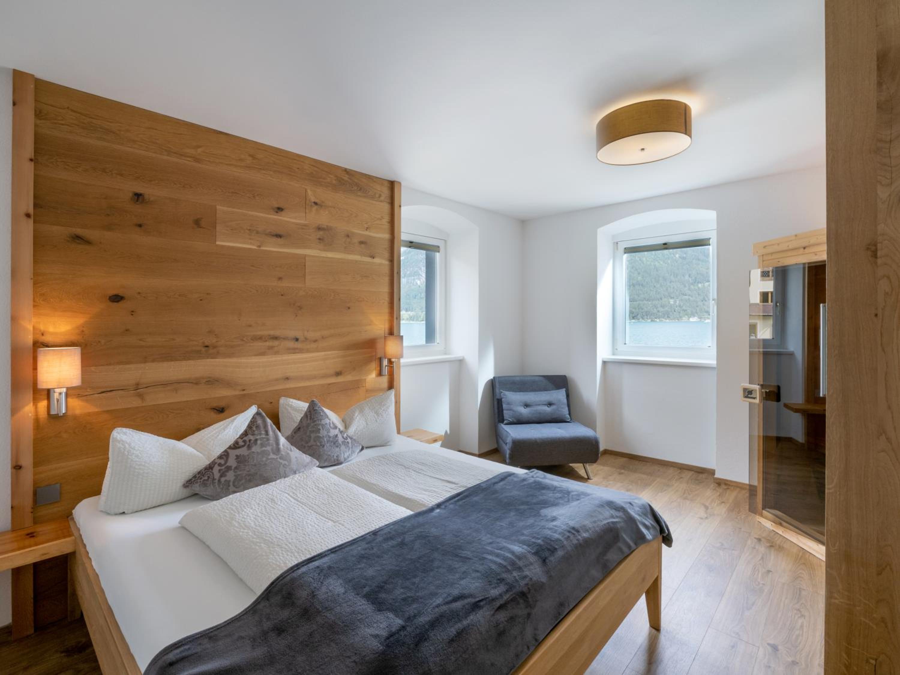 Apartment im 1. Stock mit Balkon See- und Bergblick photo 1