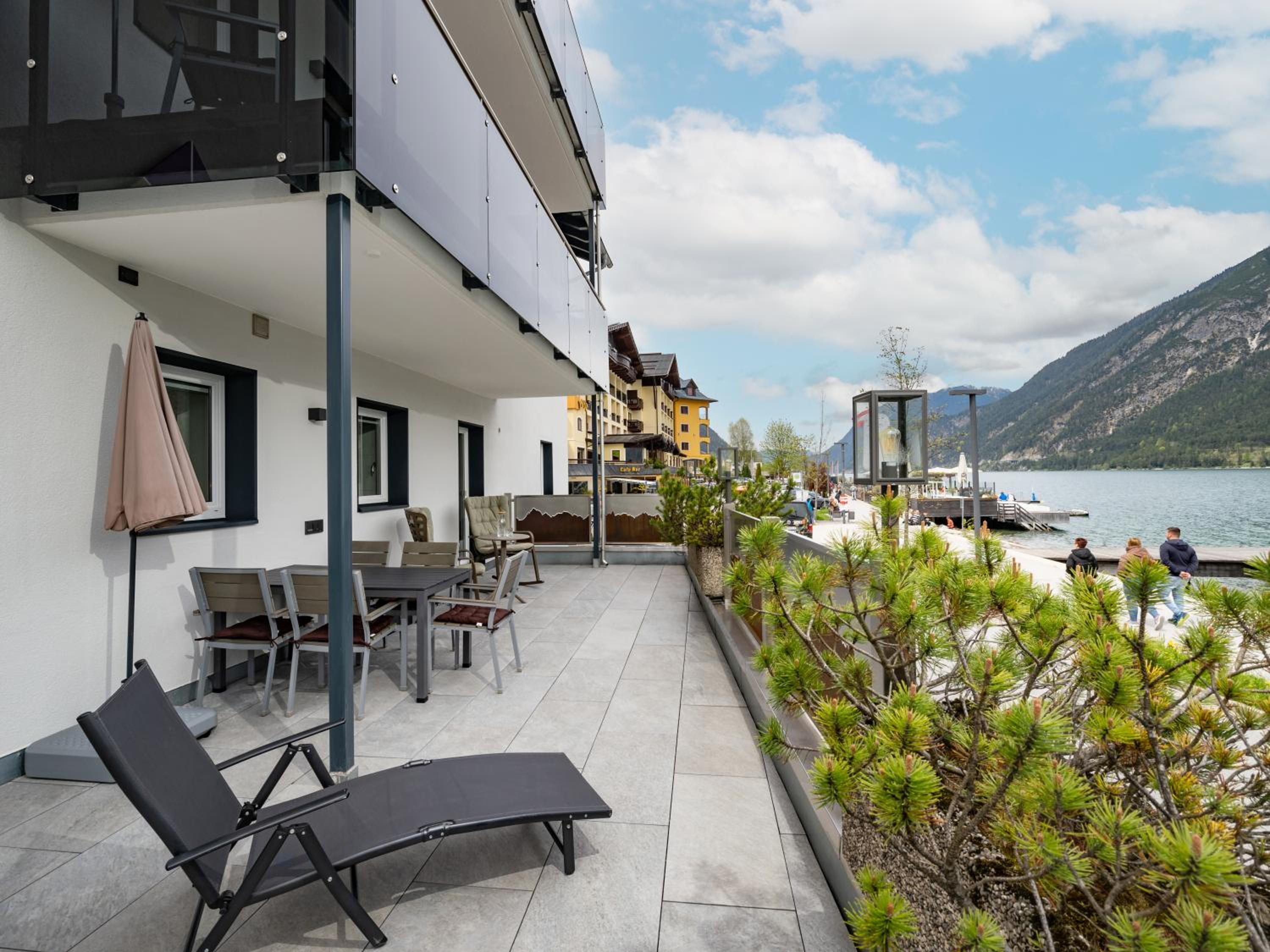  Apartment im Erdgeschoss mit großer Terrasse direkter Seeblick photo 2
