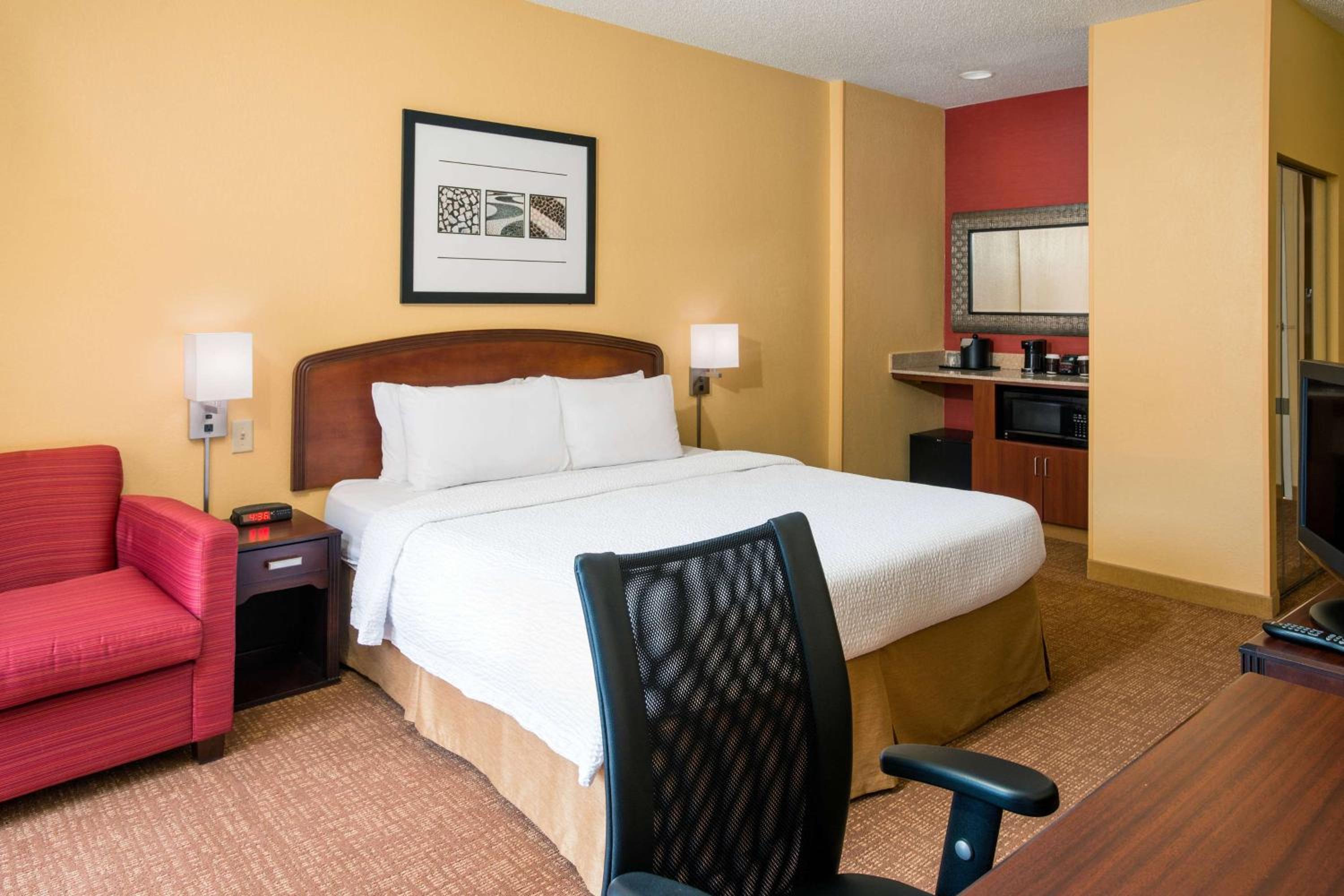 One-Bedroom King Suite - Photo 1