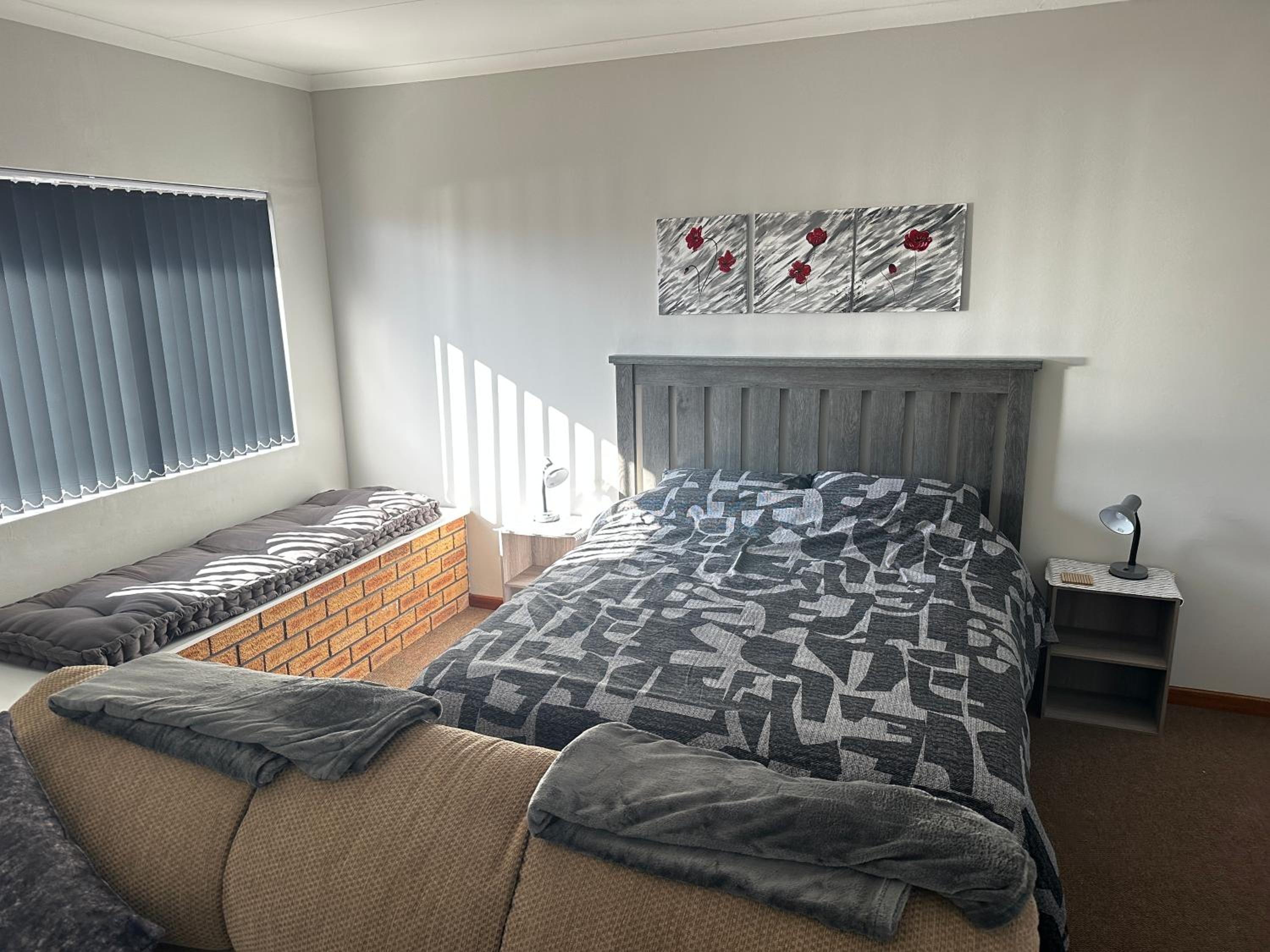 One-Bedroom Apartment photo 3