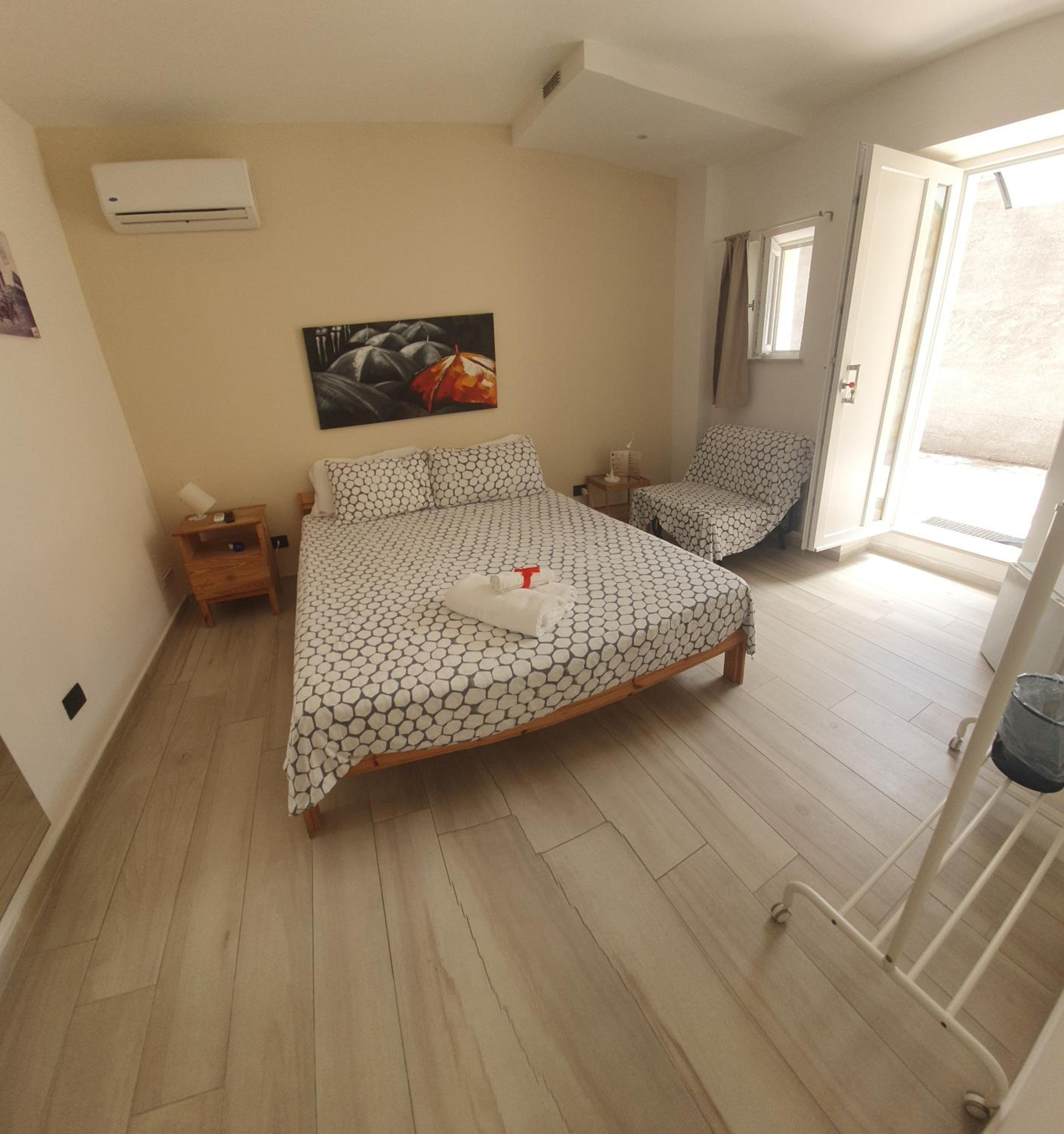 Basic Triple Room - Photo 7
