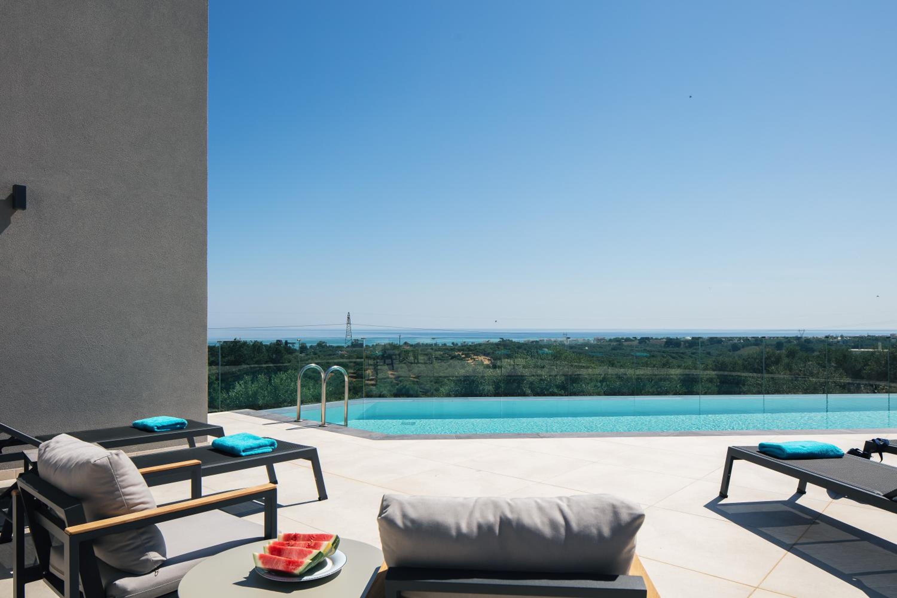 Villa photo 3