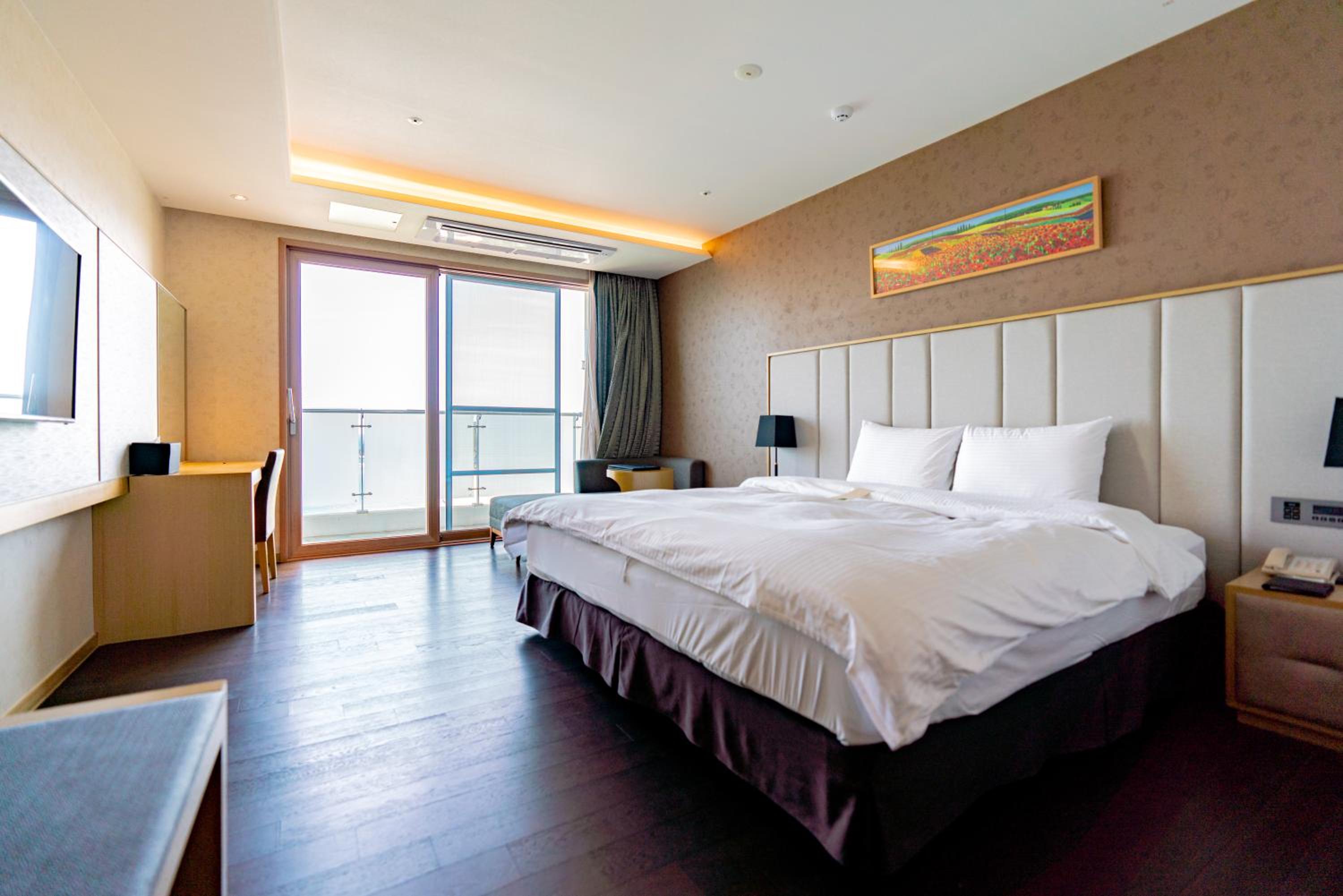 [Hotel] Superior (No Kitchen/Square Ocean View/Double) photo 1