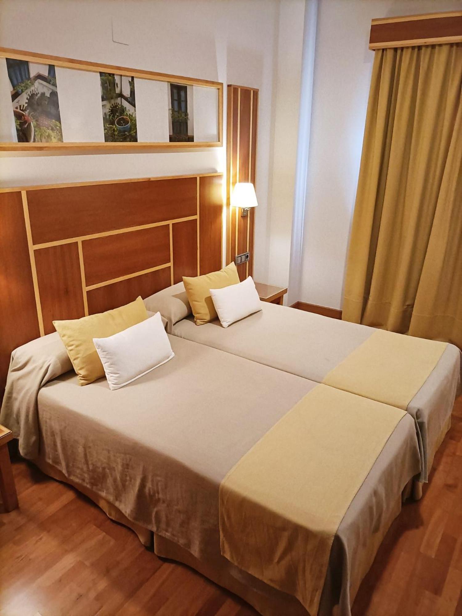 Double Room - Photo 17