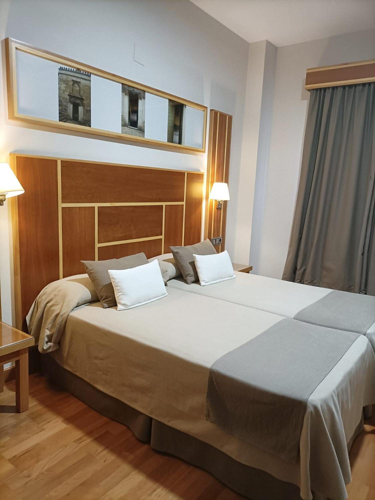 Double Room - Photo 15
