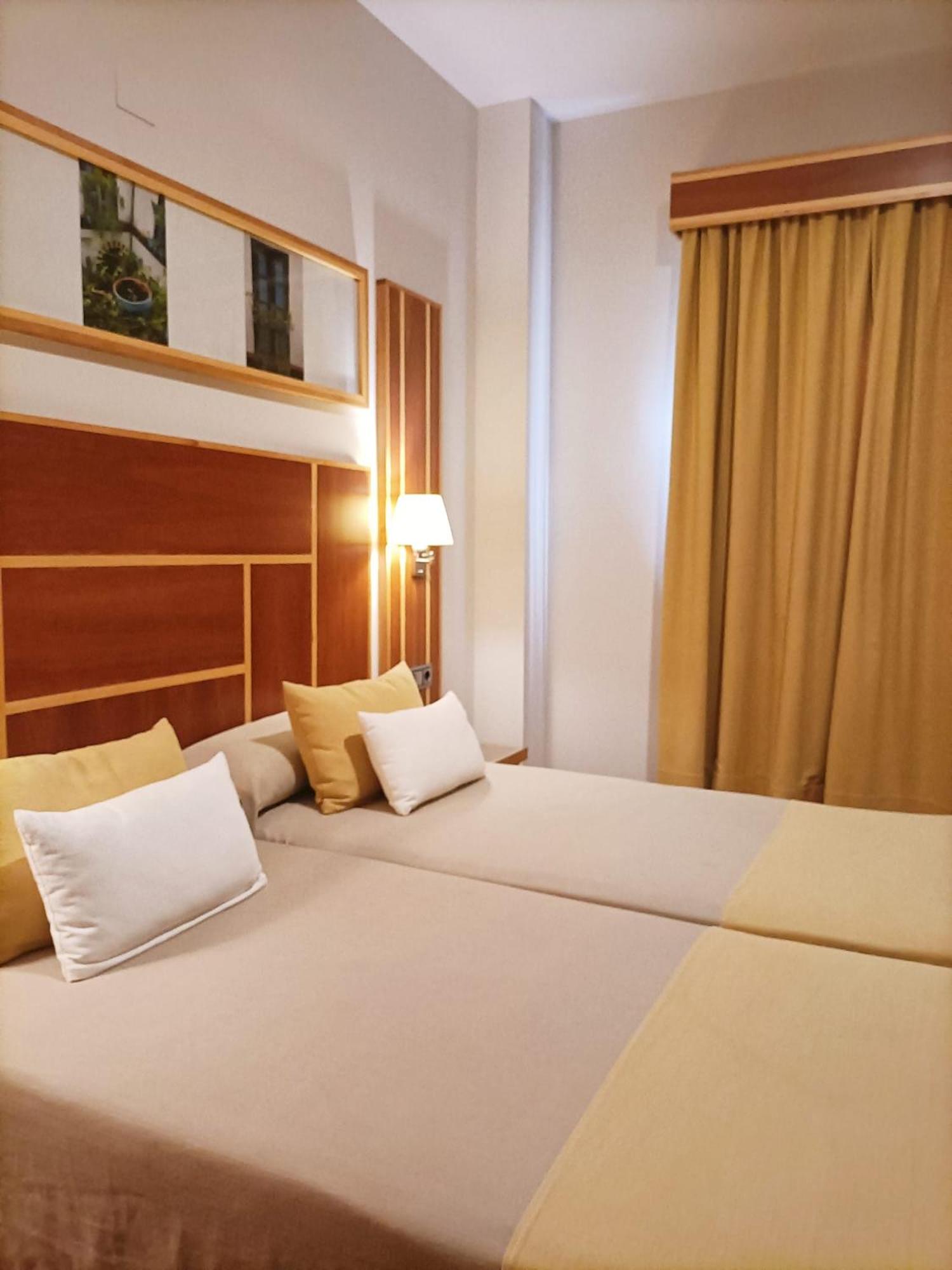 Double Room - Photo 14