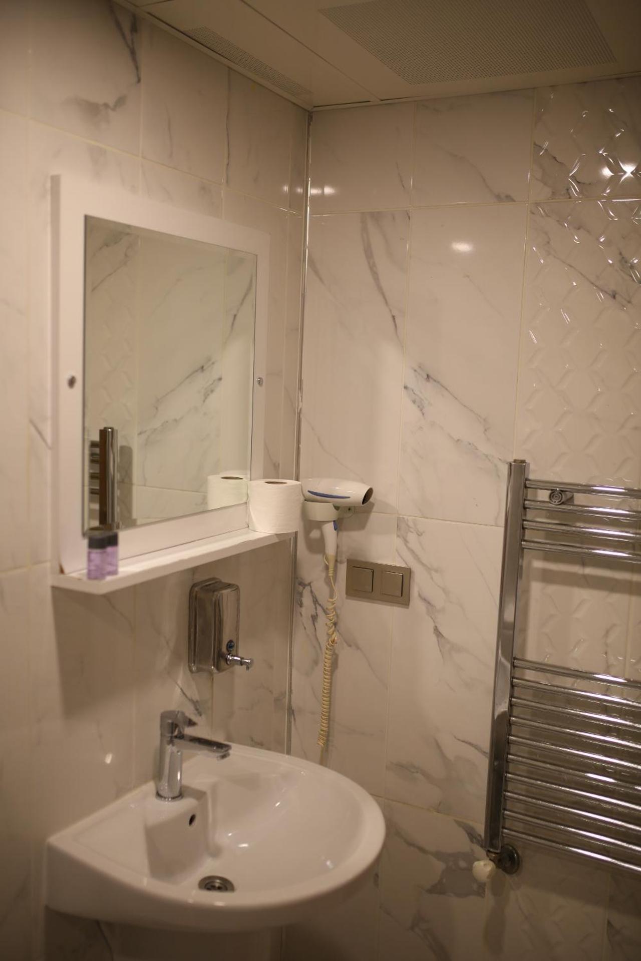 Triple Room - Photo 7