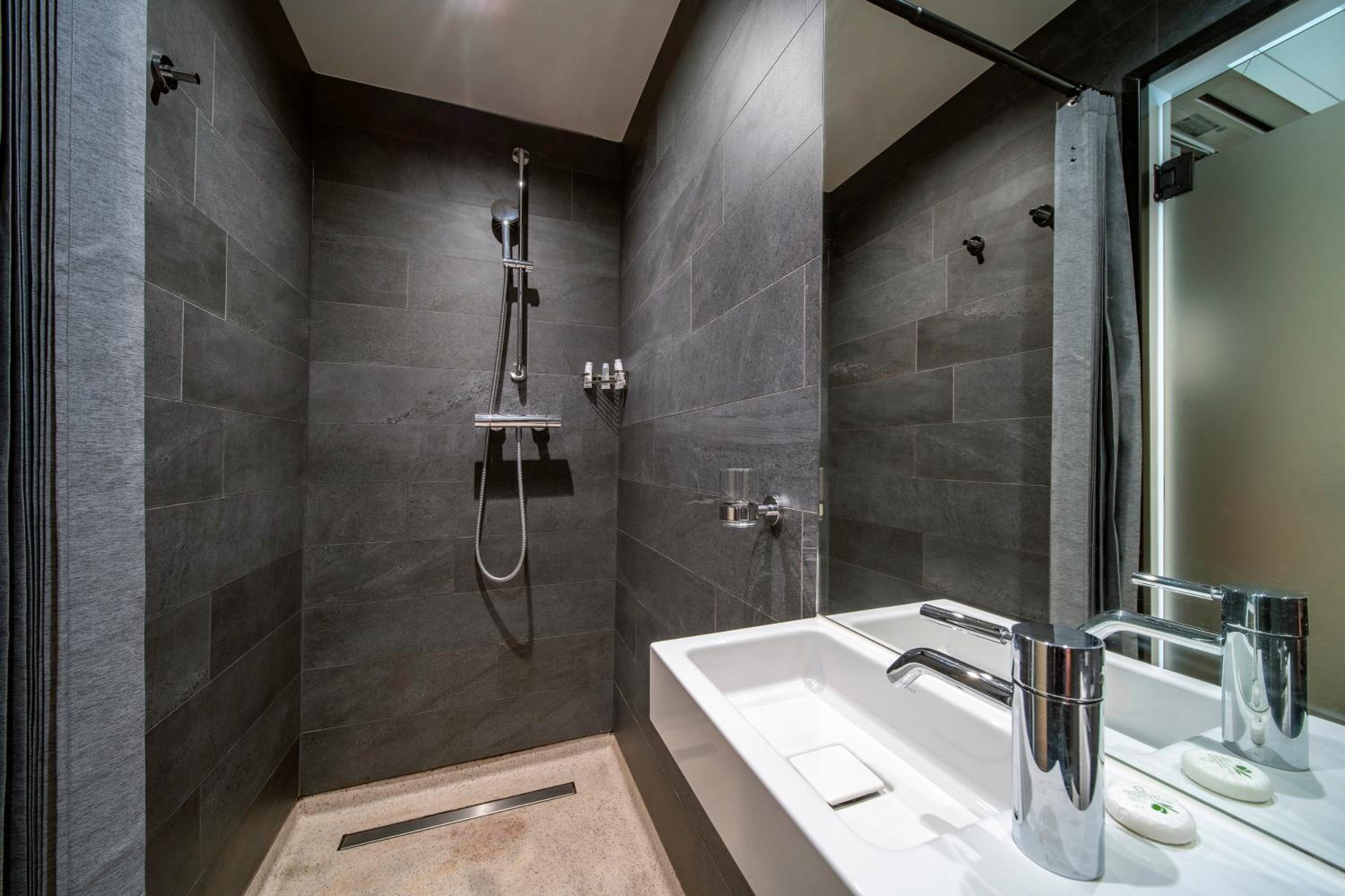 Standard Double or Twin Room photo 3