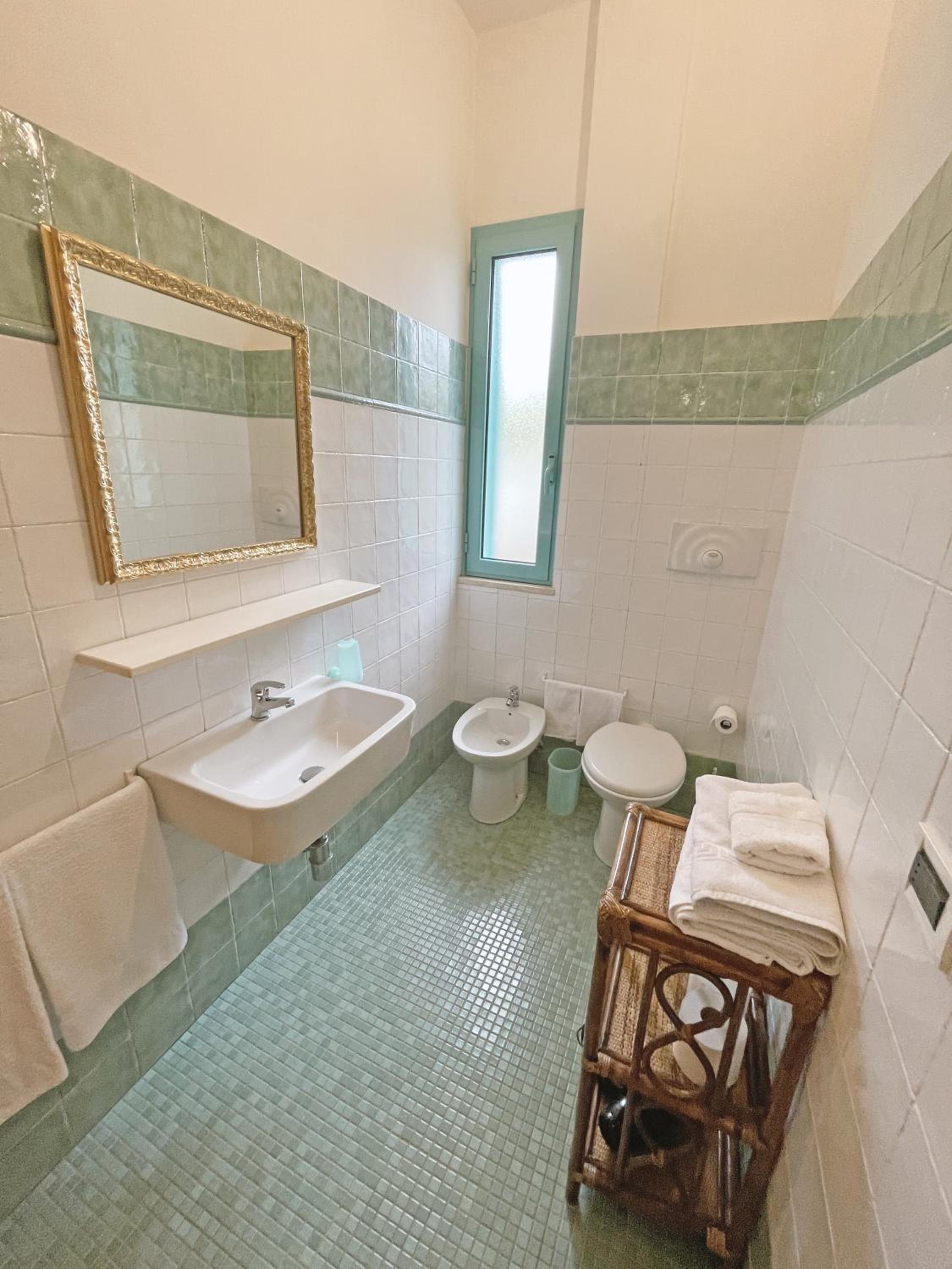 Deluxe Triple Room photo 2
