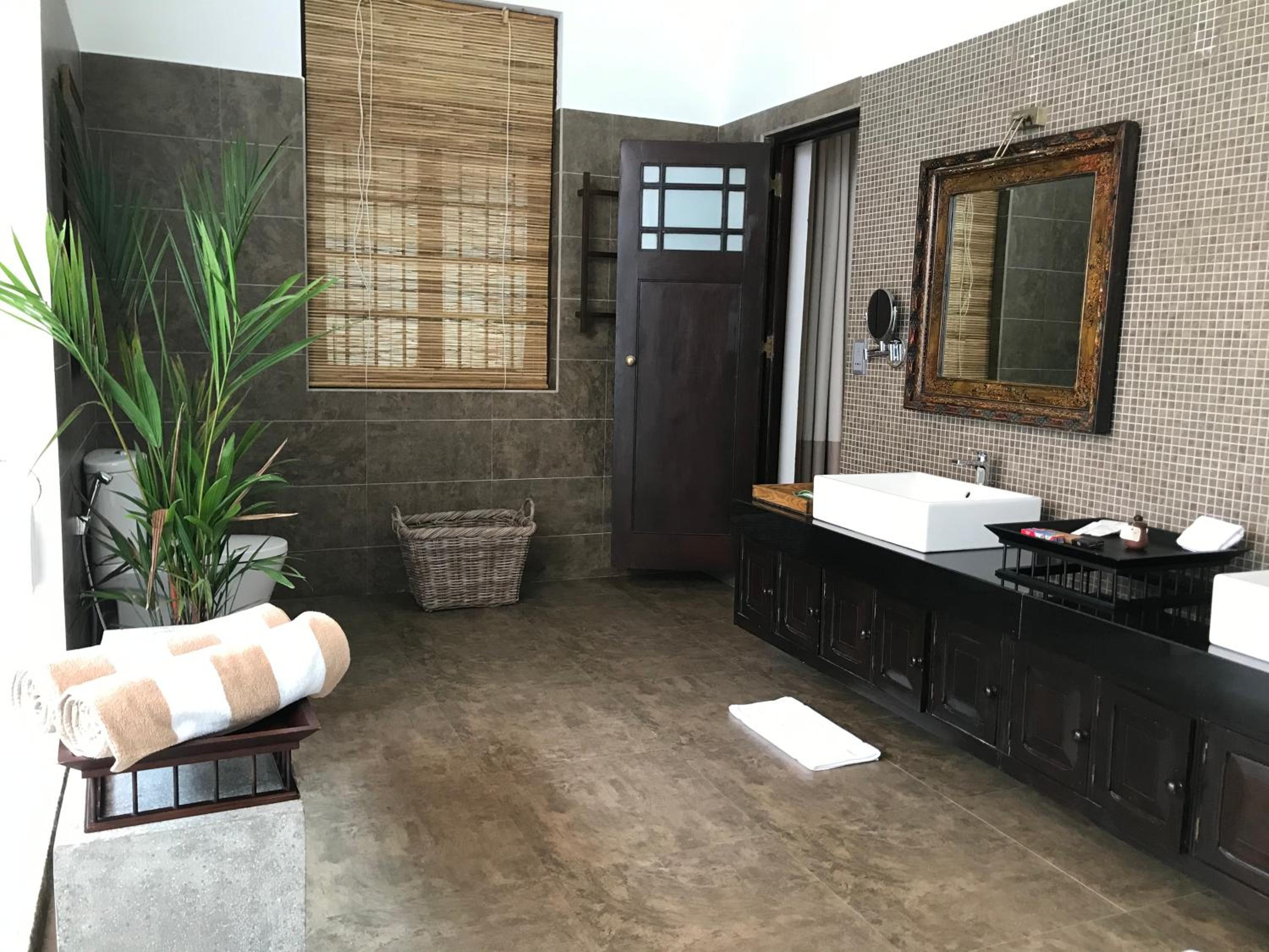 Premier Suite with Plunge Pool - Photo 11