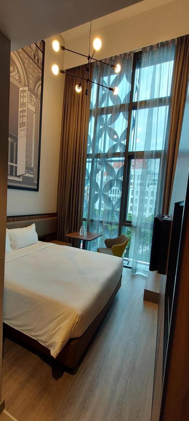 One-Bedroom Deluxe Loft, 1 Queen Bed