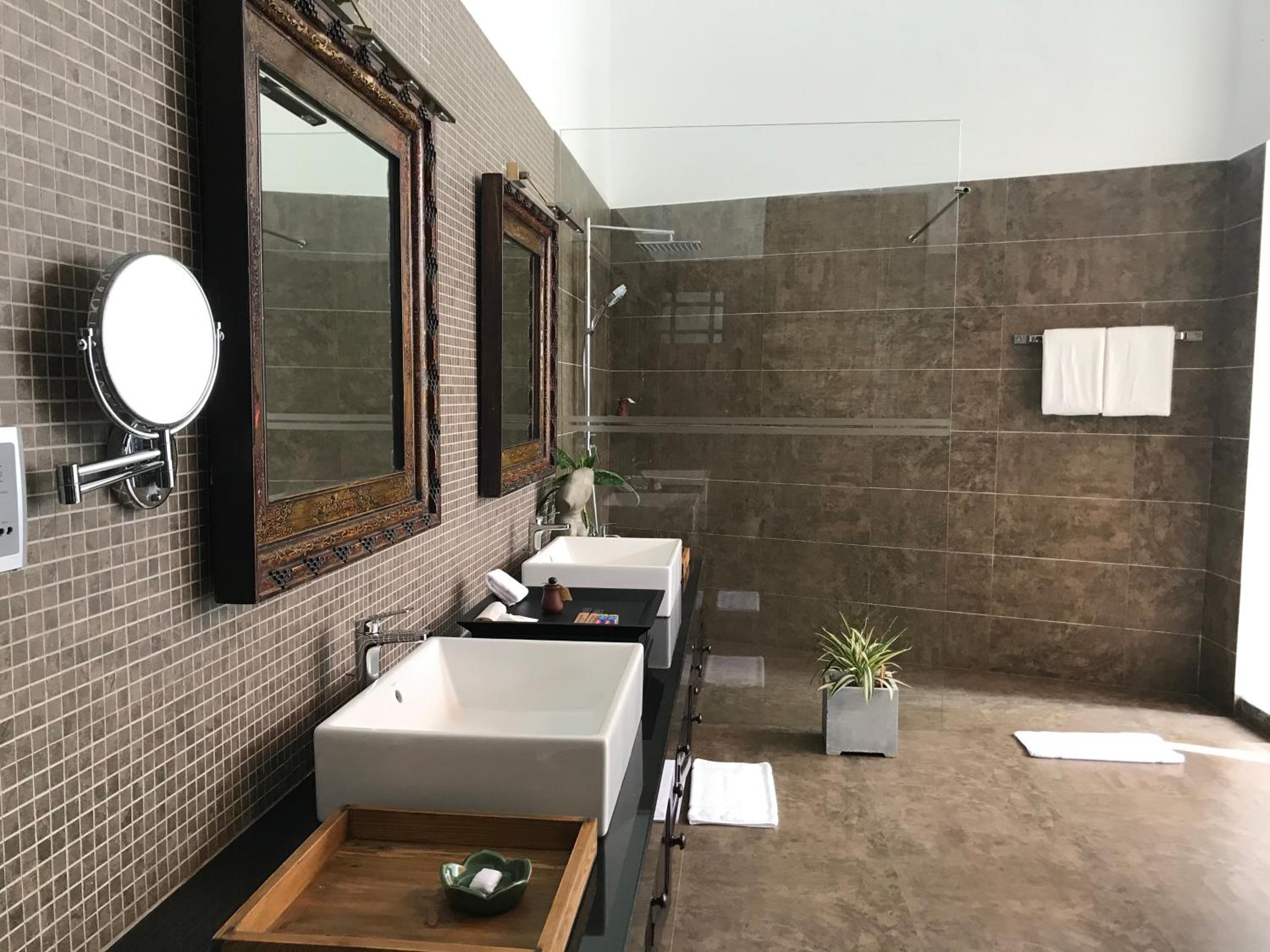 Premier Suite with Plunge Pool - Photo 12