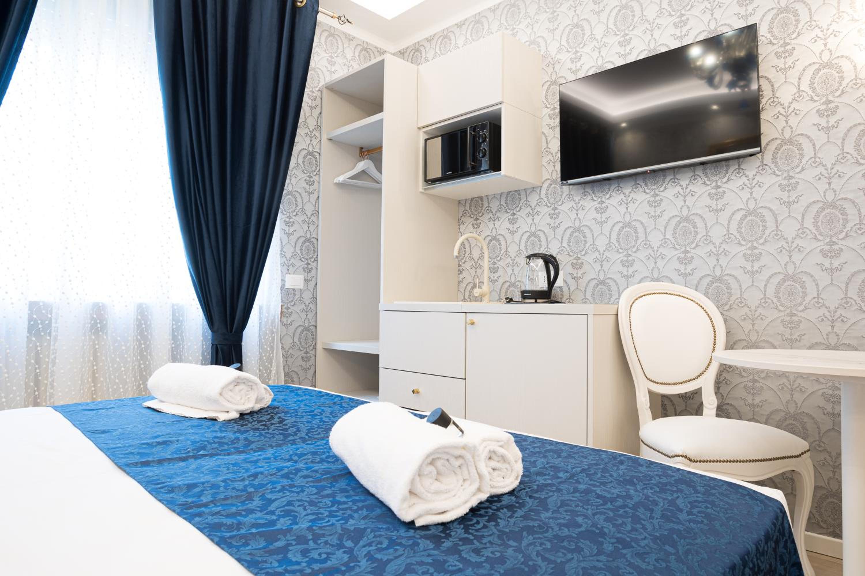 Luxury Triple Room - Photo 8