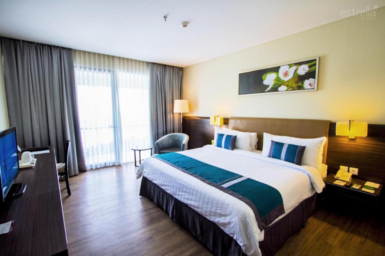 Premier Double Room with Balcony photo 2