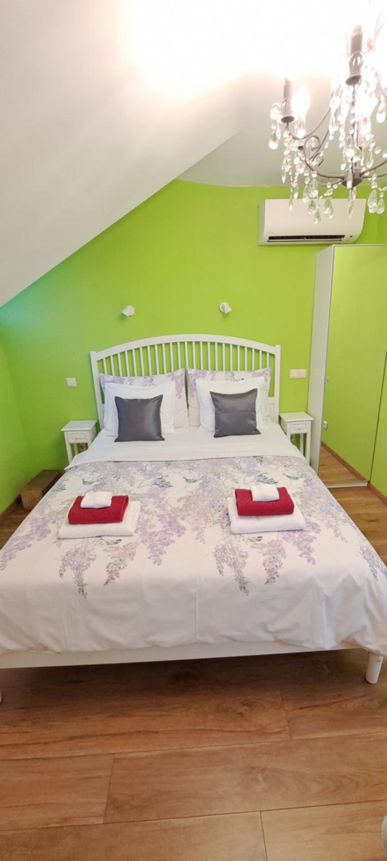 Studio Apartment - Photo 23