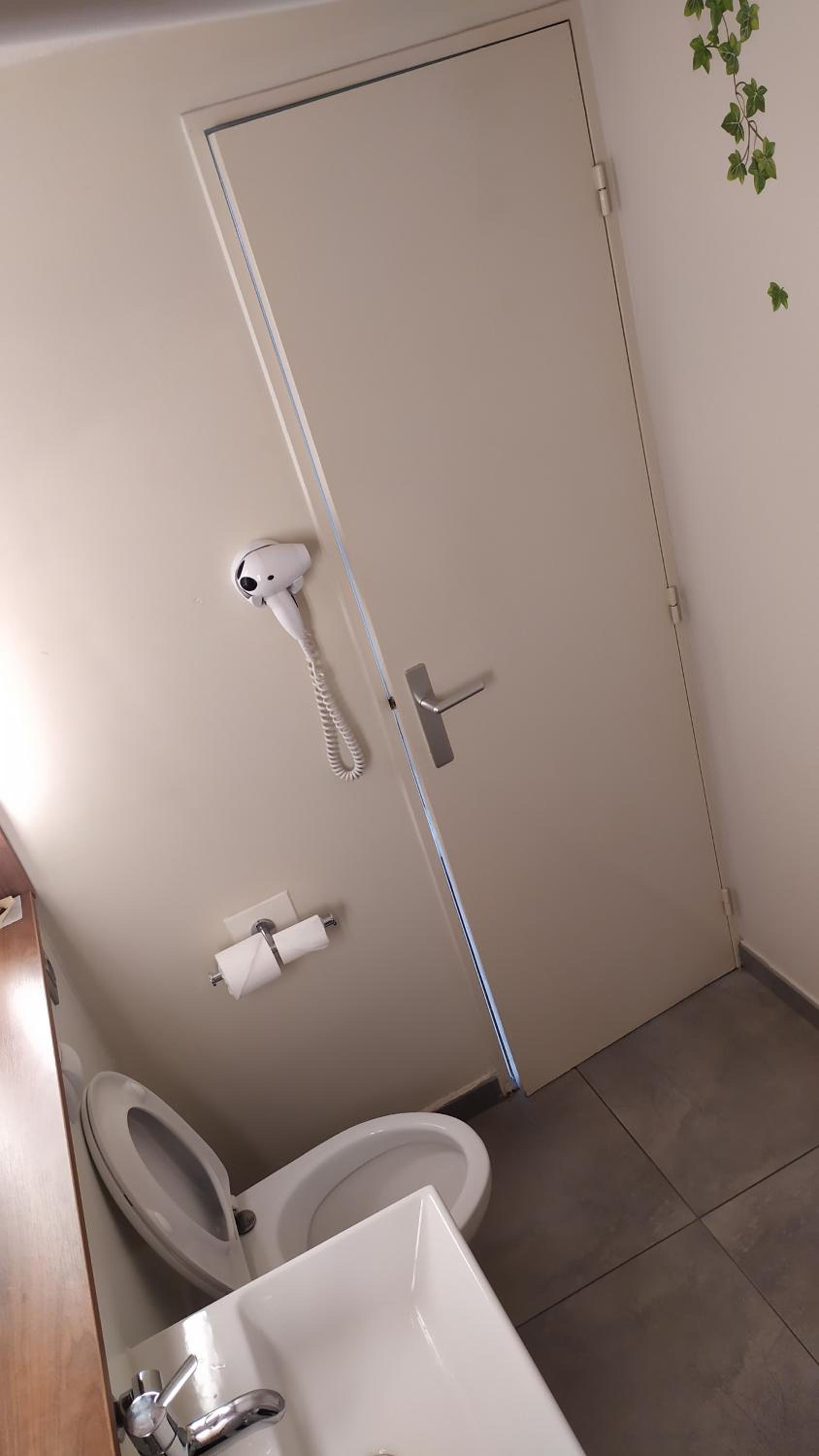 Standard Double Room - Photo 6