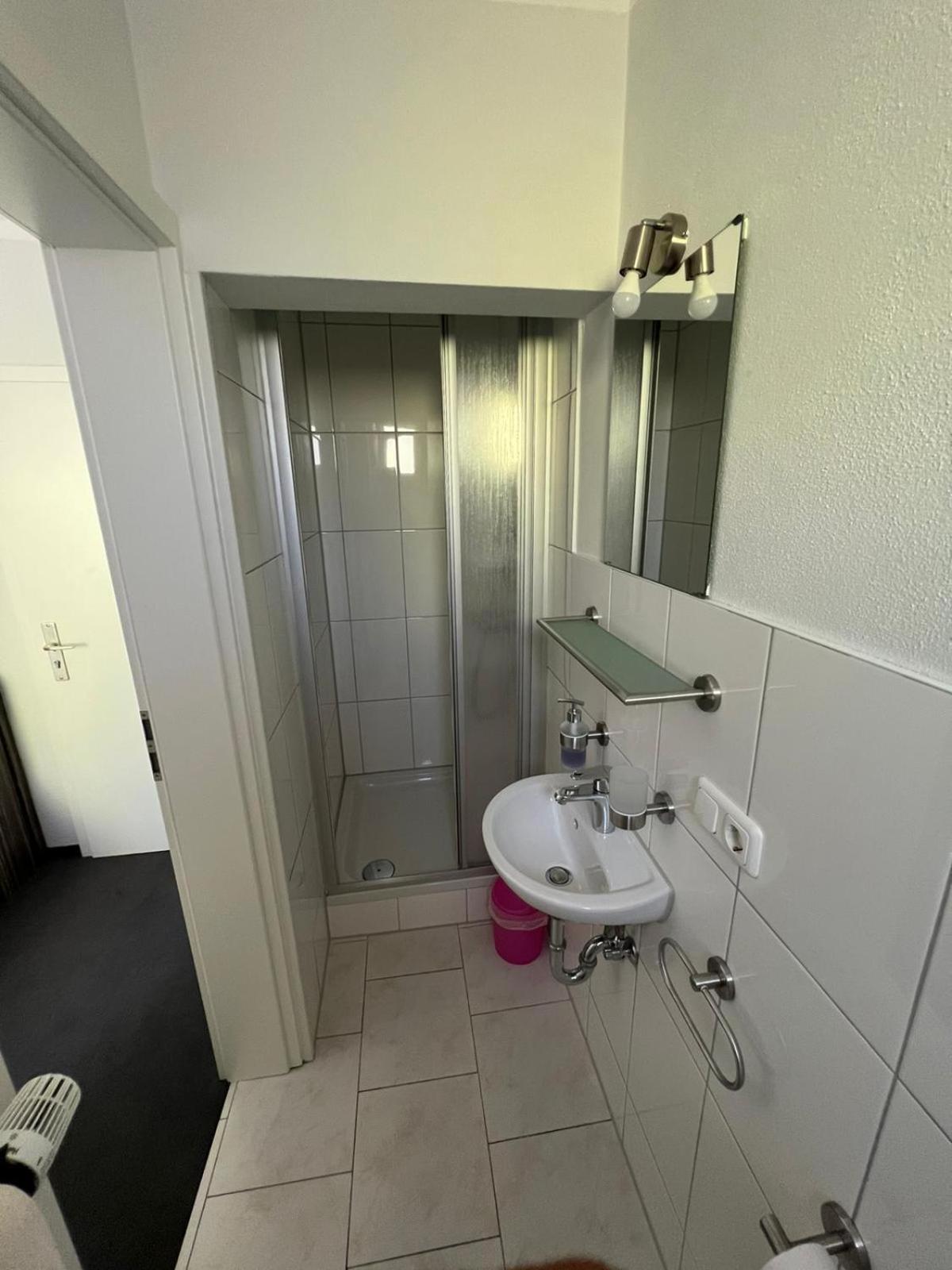 Single Room with Private Bathroom photo 3