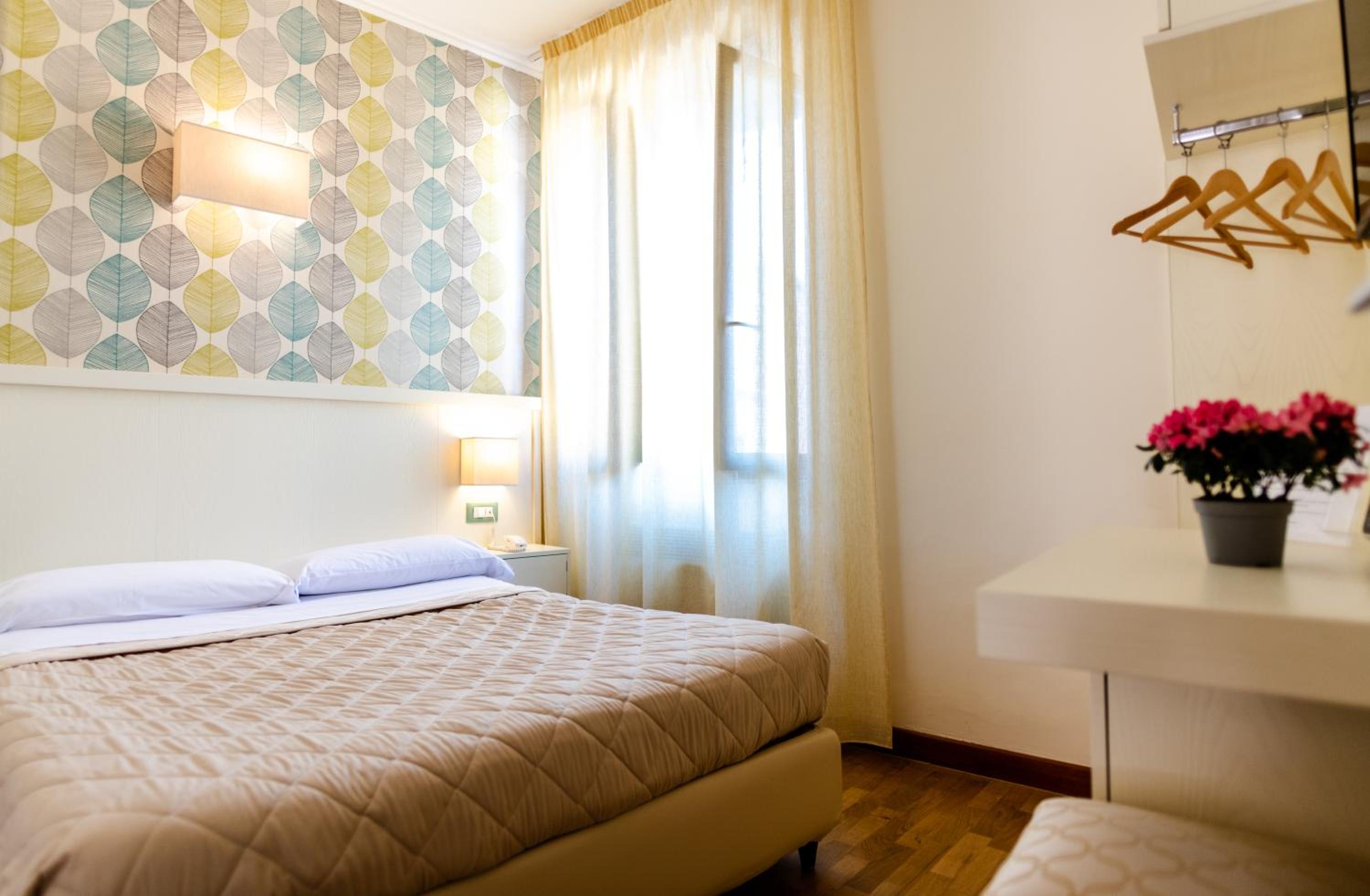Double Room - Photo 2