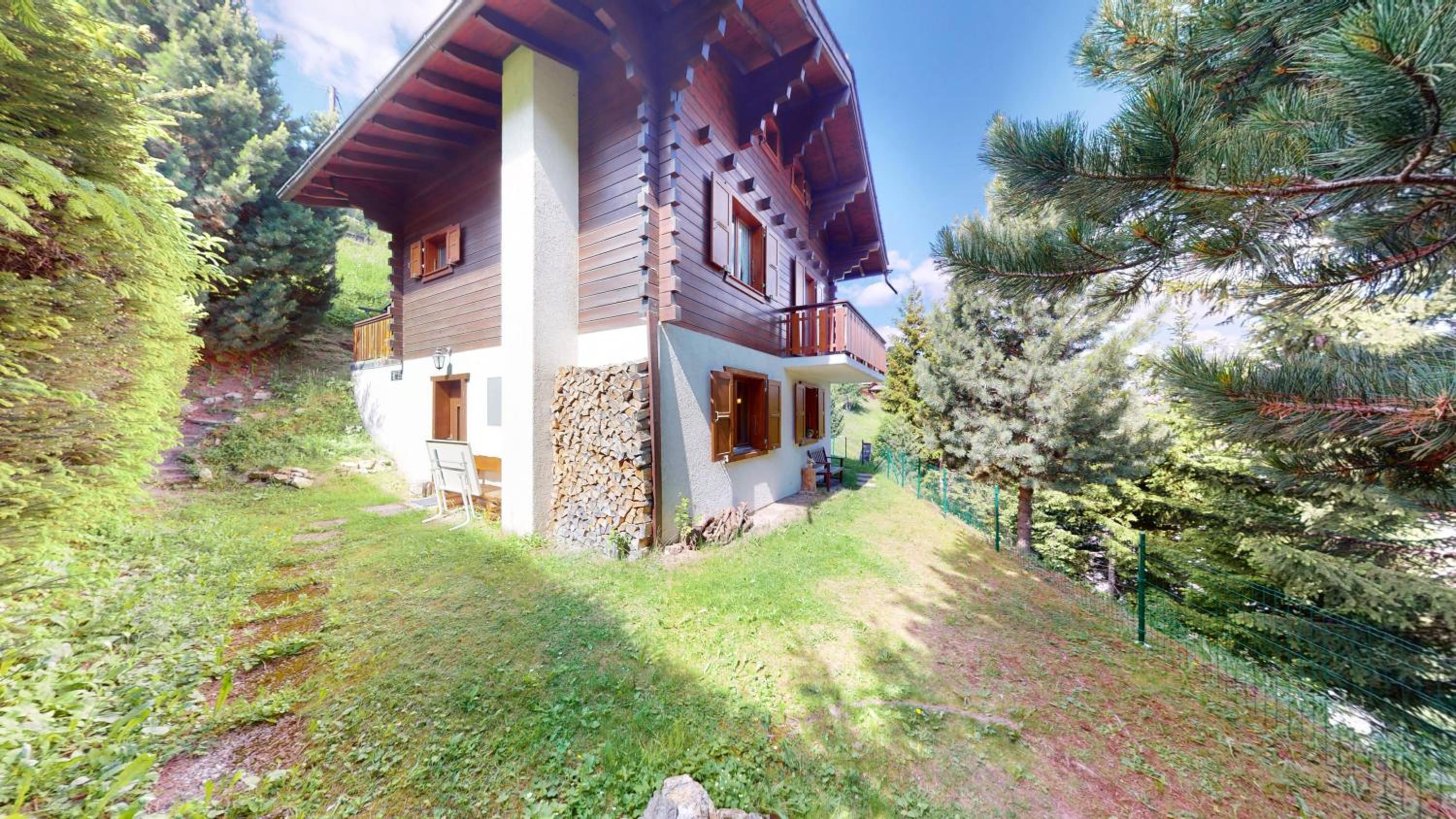 Three-Bedroom Chalet photo 2
