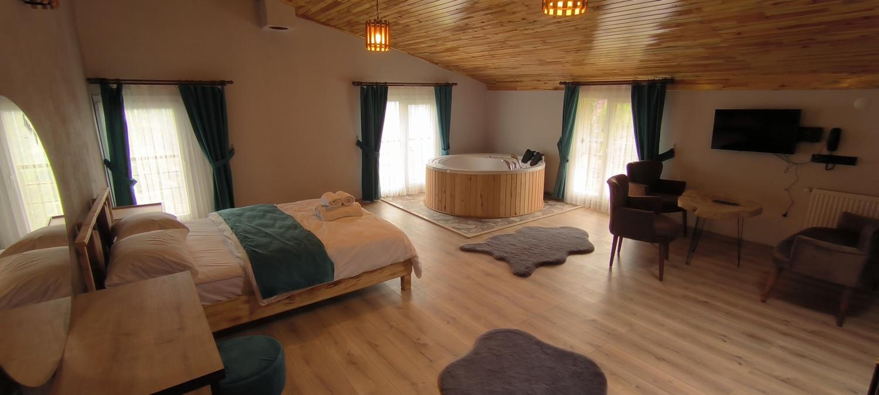 Deluxe Family Room