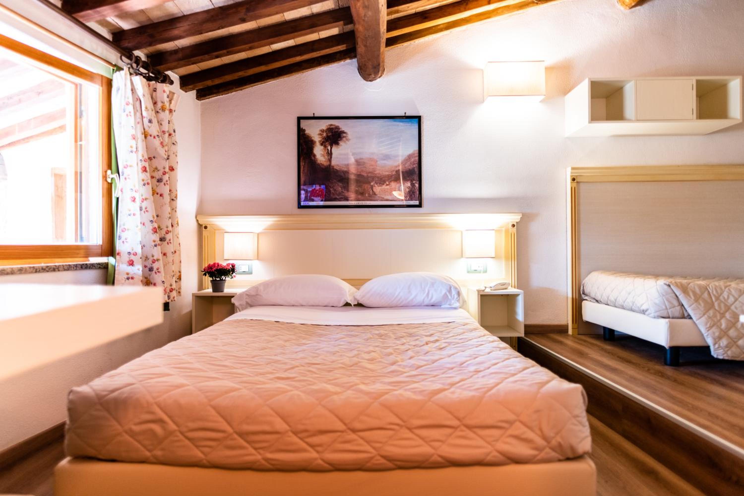 Double Room - Photo 1