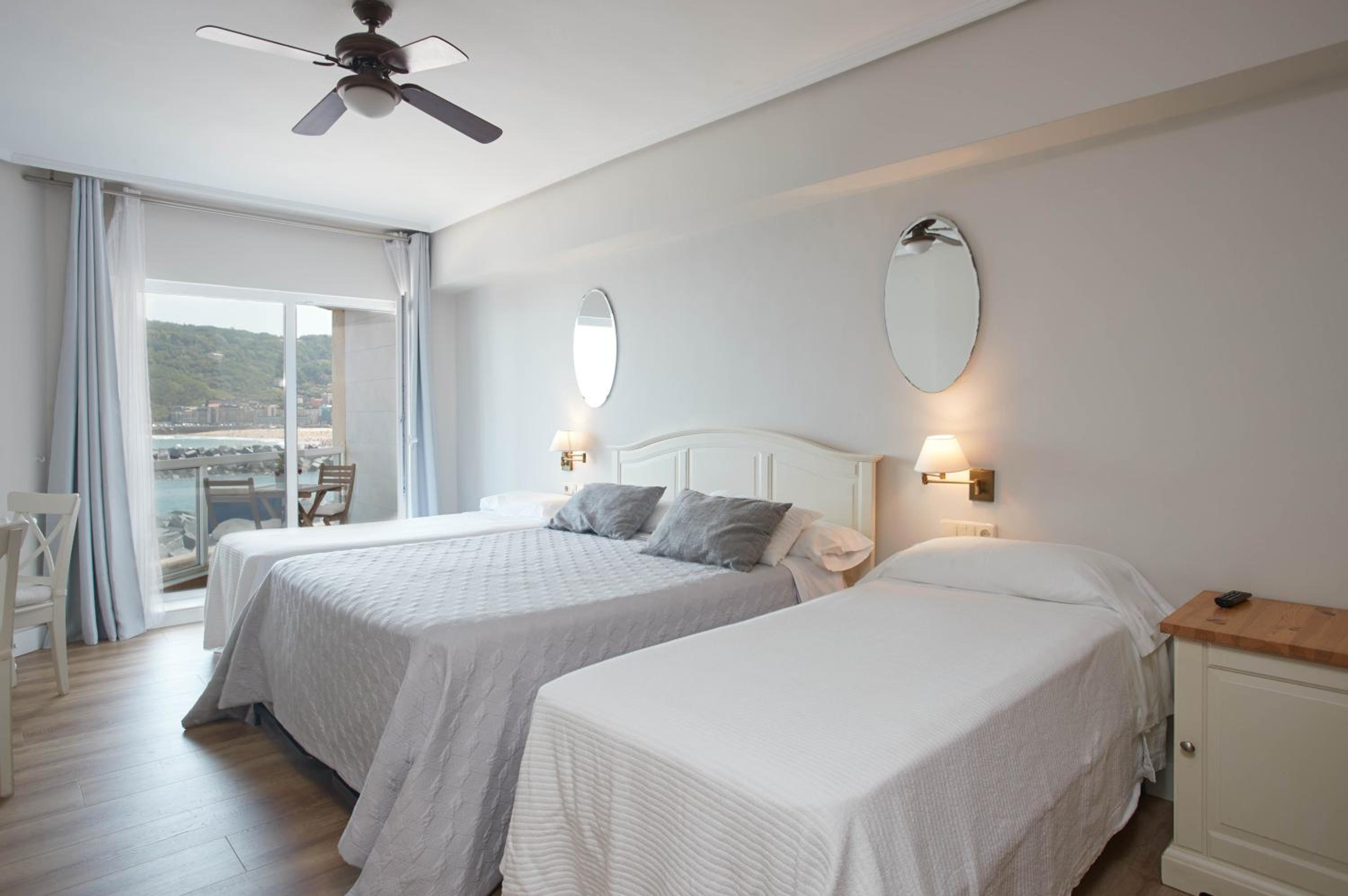 Habitación Cuádruple con Balcón