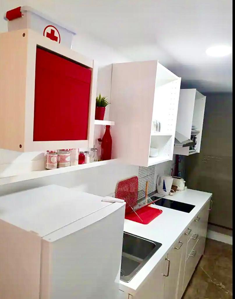 One-Bedroom Apartment - Photo 4