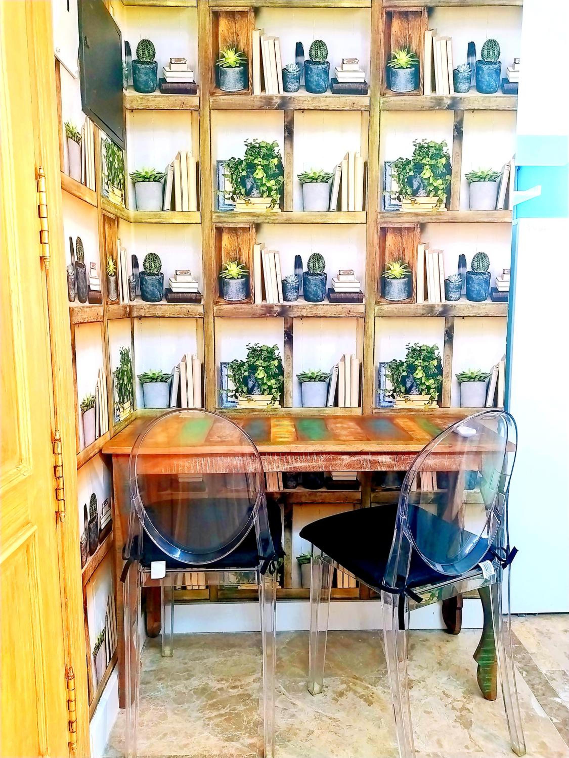 One-Bedroom Apartment - Photo 12