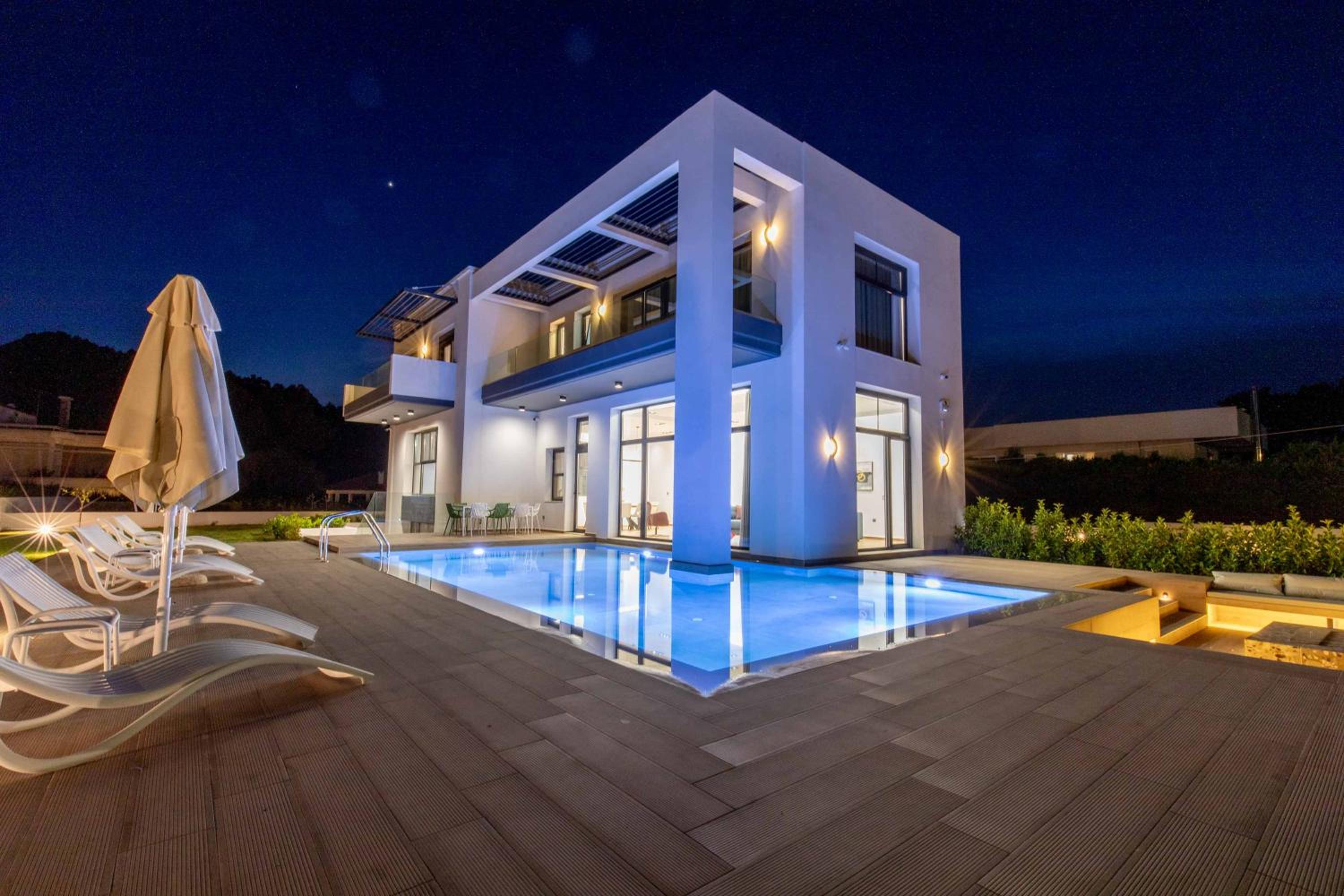 Superior Villa photo 2