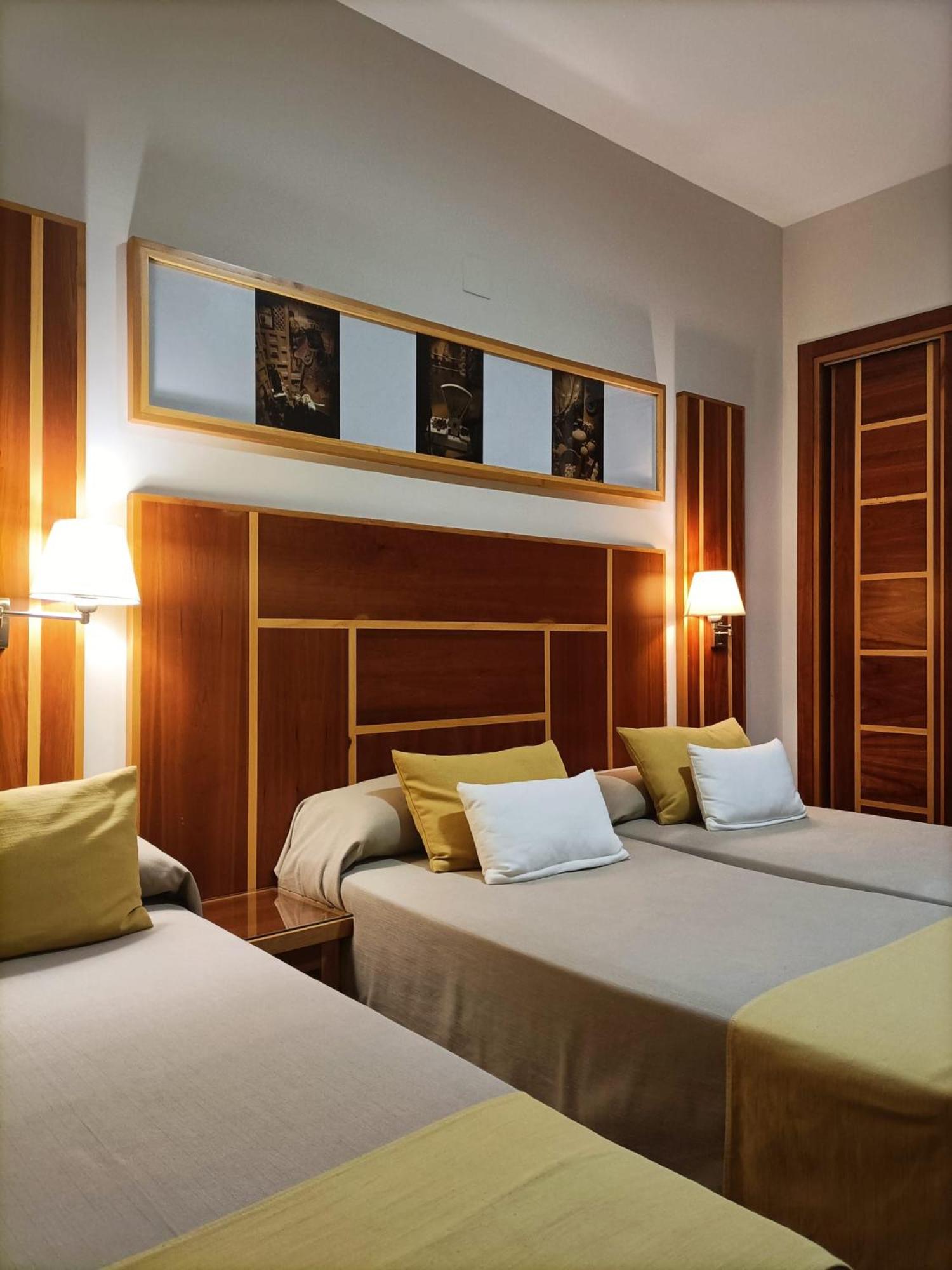 Triple Room - Photo 6