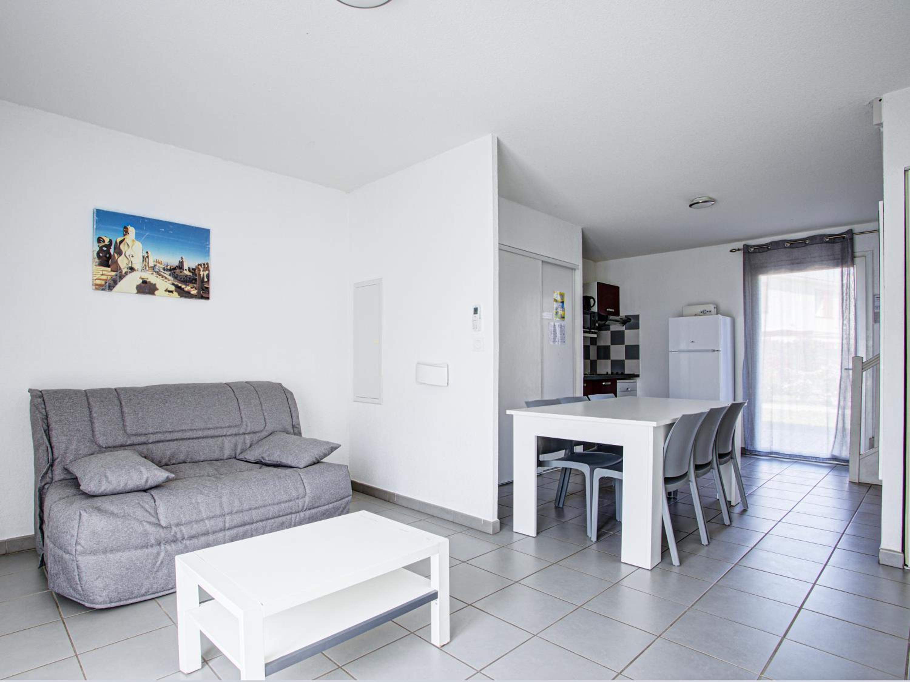 One-Bedroom House - 6 Adults with Air-Conditioning photo 1