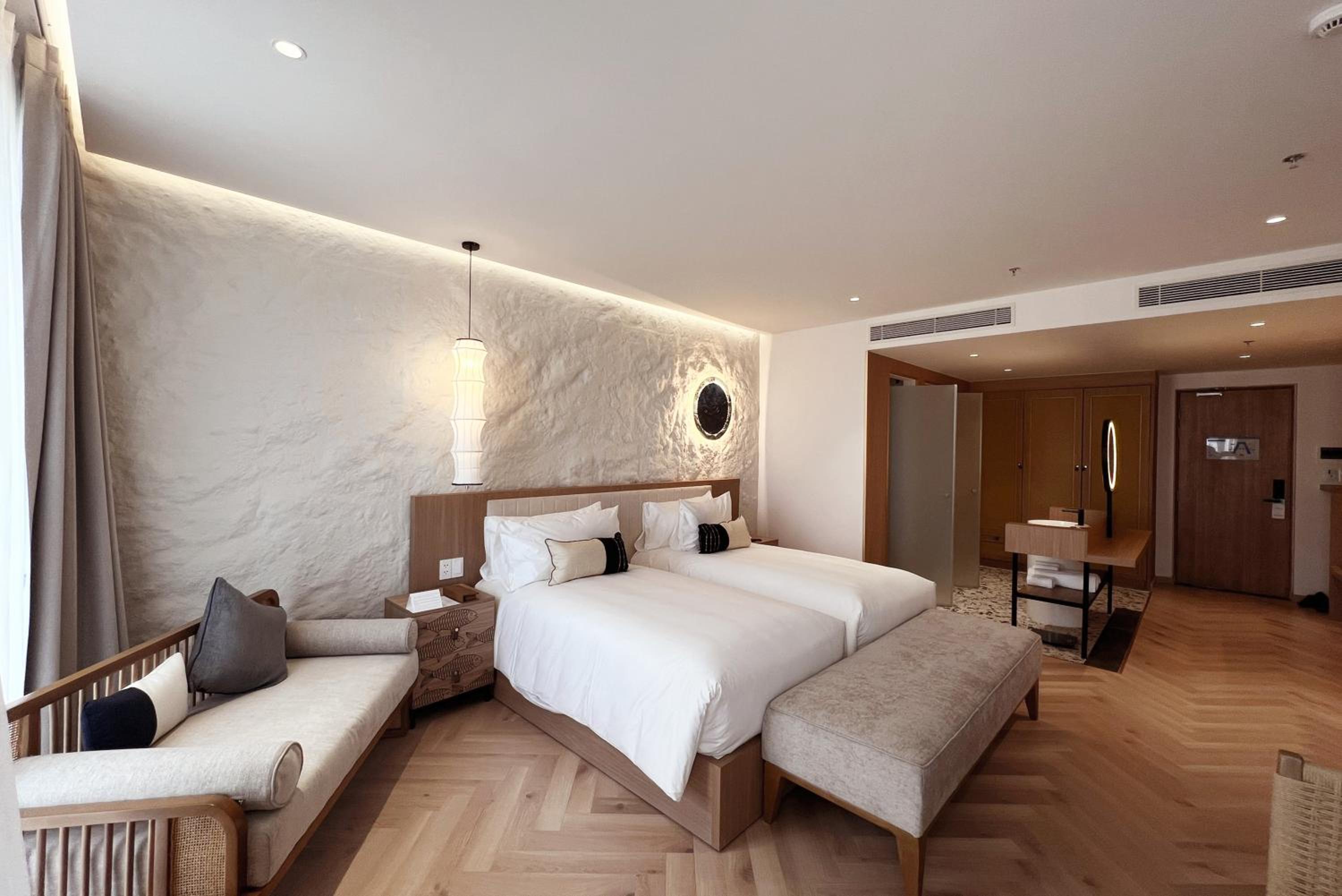 Premier Twin Room with Ocean View - Photo 2