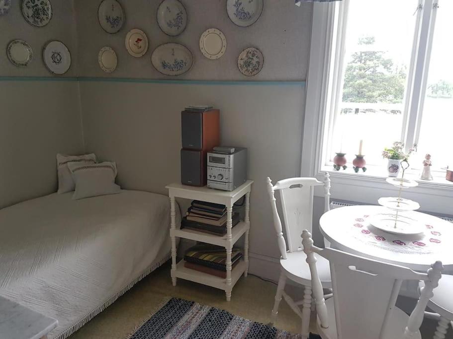 Three-Bedroom House photo 2