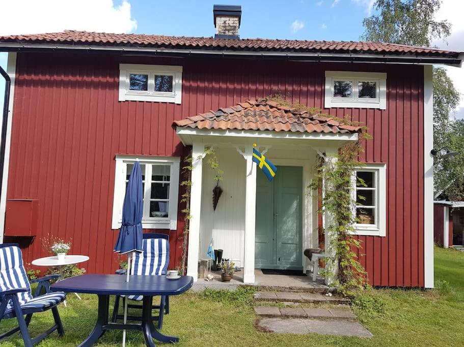Three-Bedroom House photo 3
