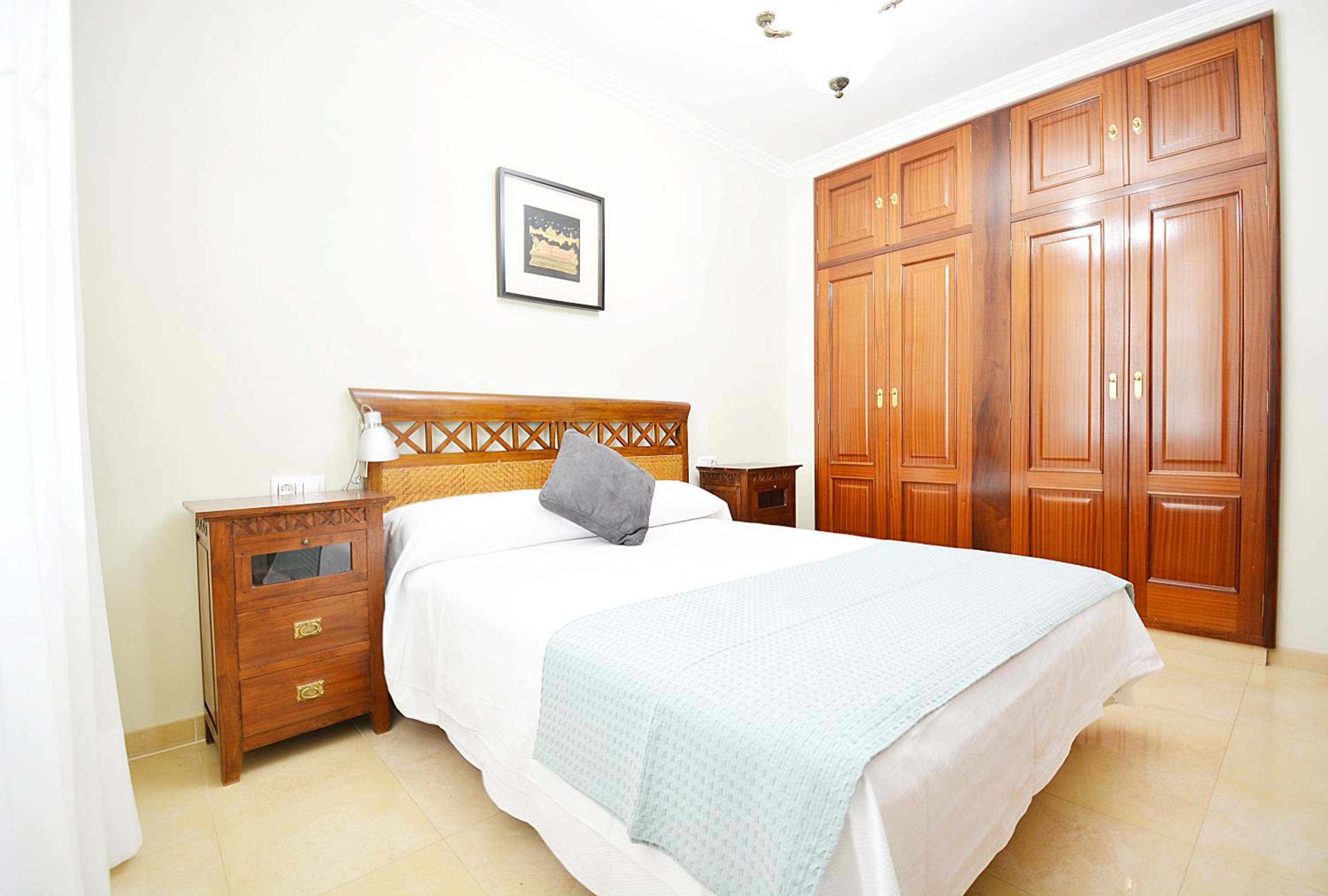 Four-Bedroom House photo 3