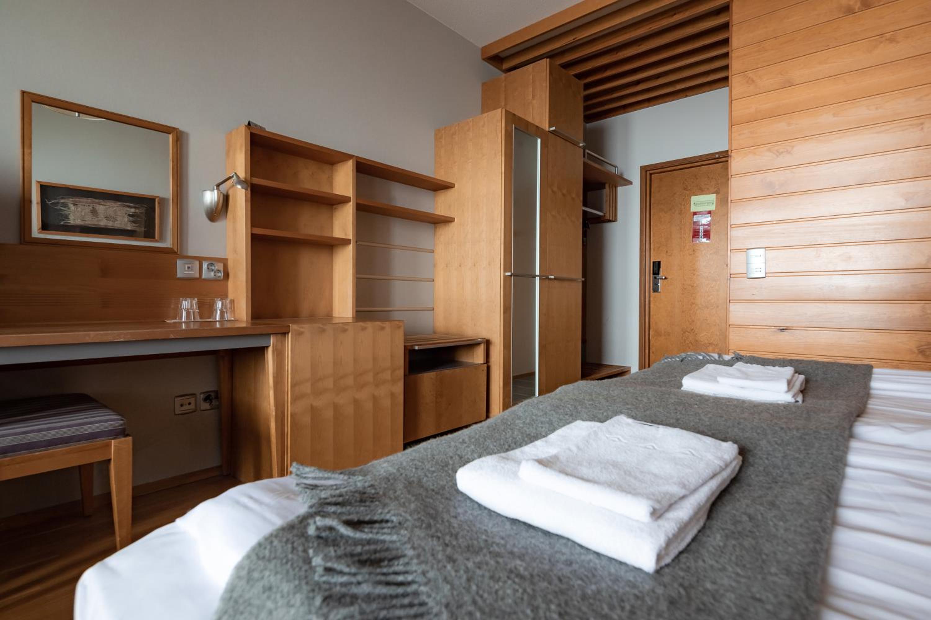 Standard Twin Room with Spa and Gym Access  - Photo 4