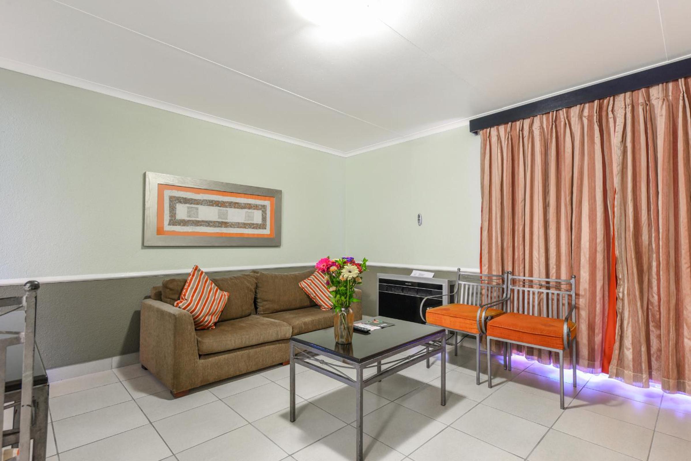 Superior Room with Balcony, One King and Two Single Beds - Photo 7