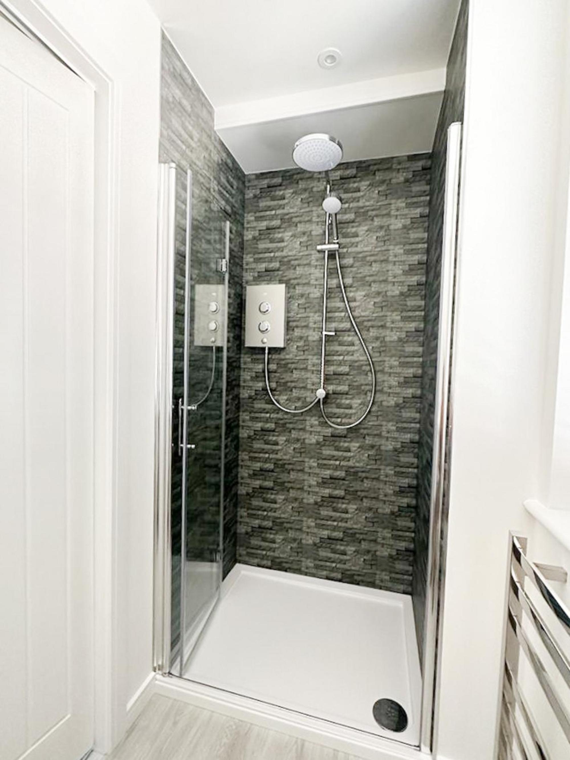 Double Room with Private Bathroom photo 3