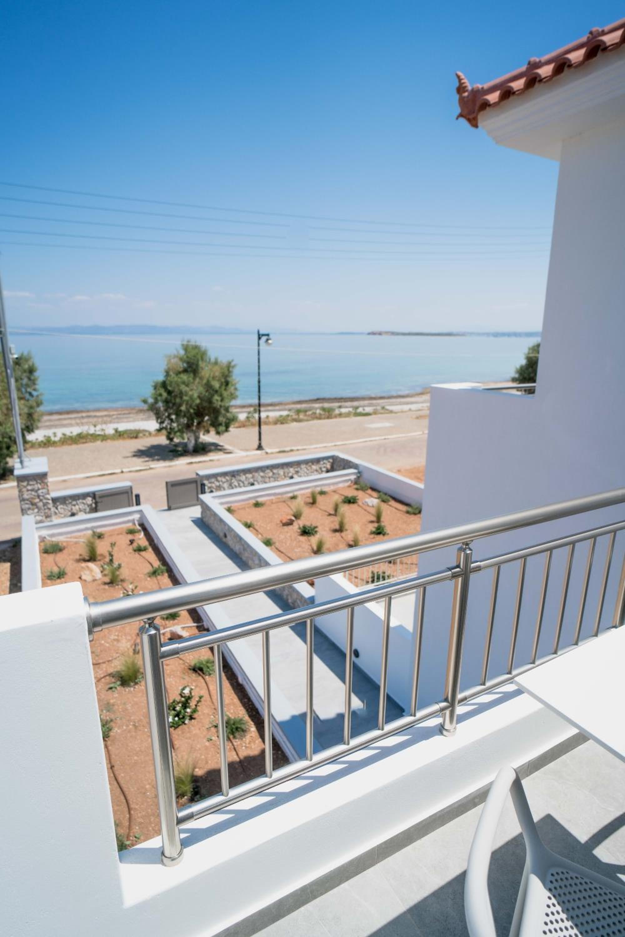 Double Room with Balcony and Sea View photo 3