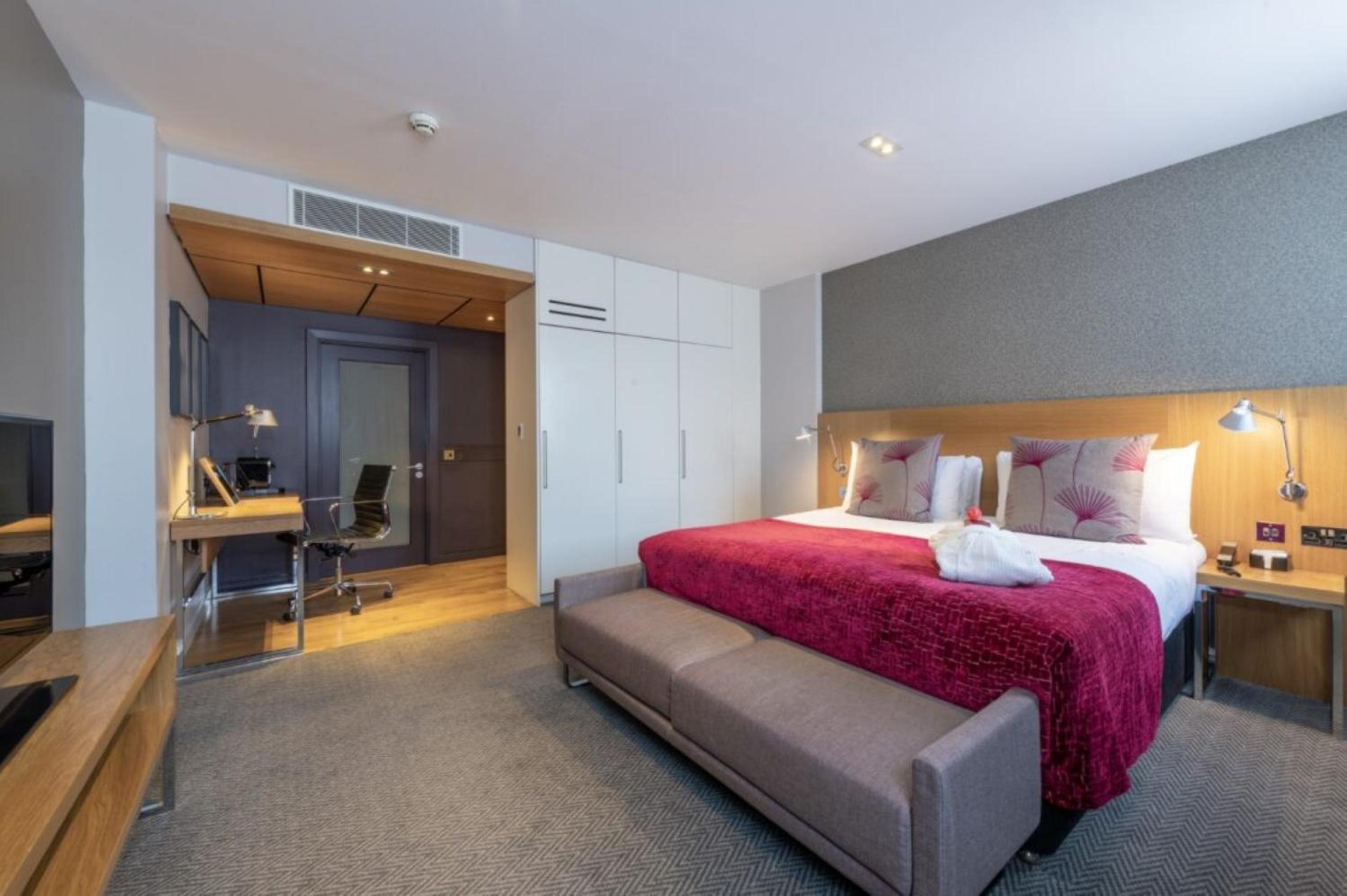 Superior King Room