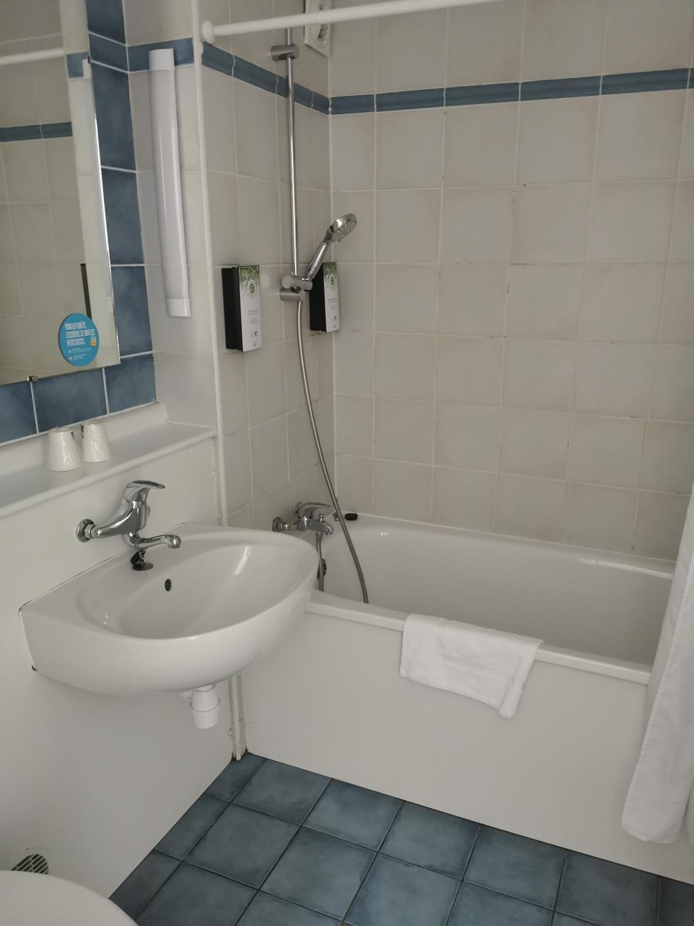 Double Room - Photo 4