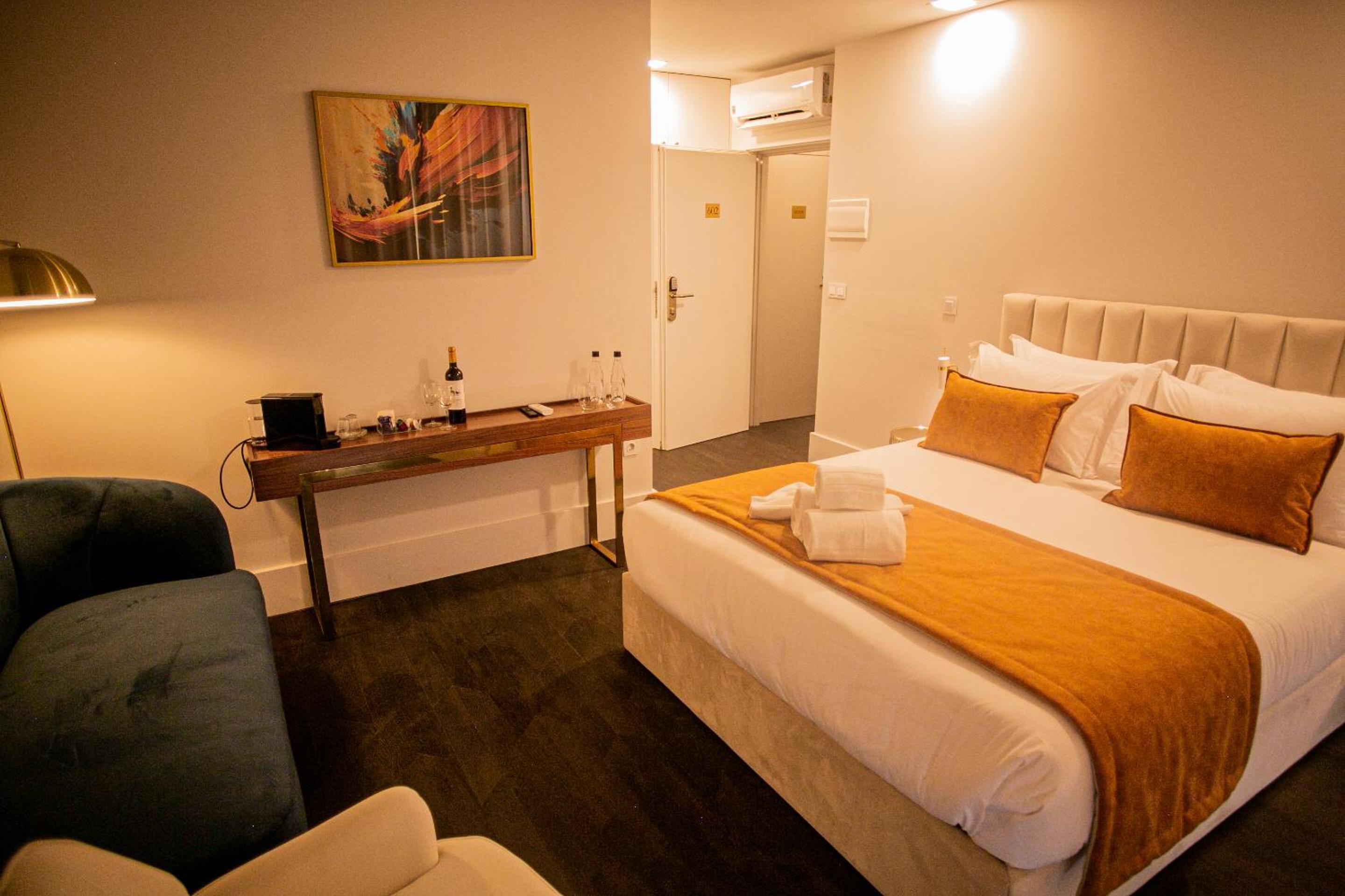 Classic Double Room - Photo 11