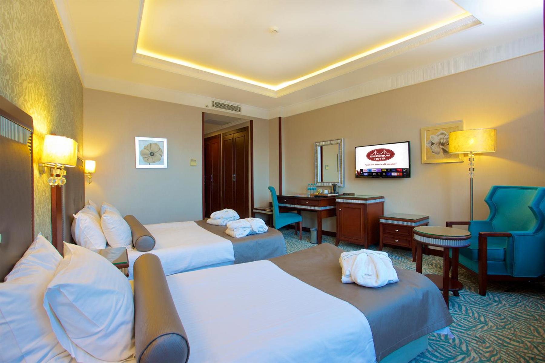 Deluxe Triple Room photo 3