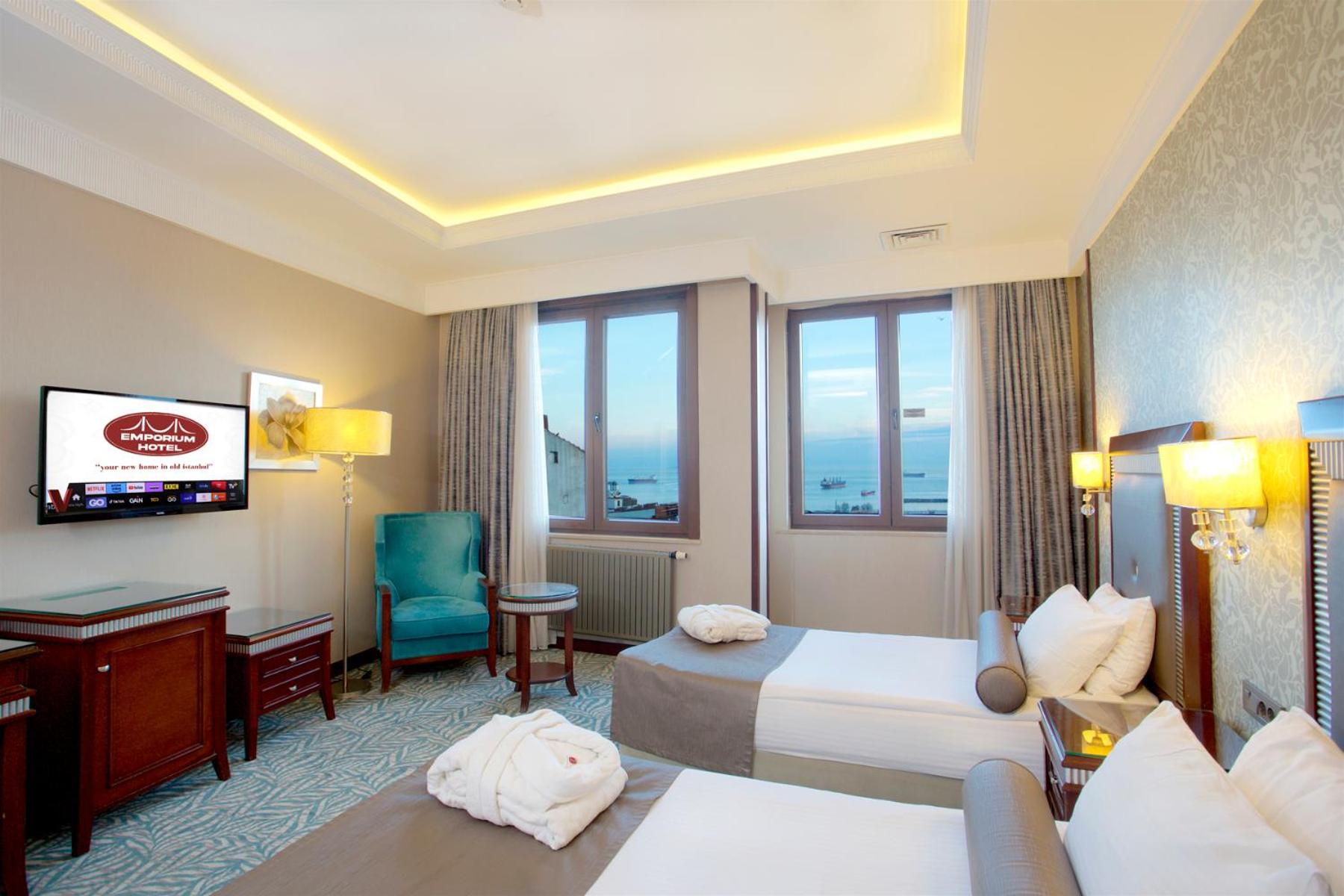 Deluxe Triple Room photo 2