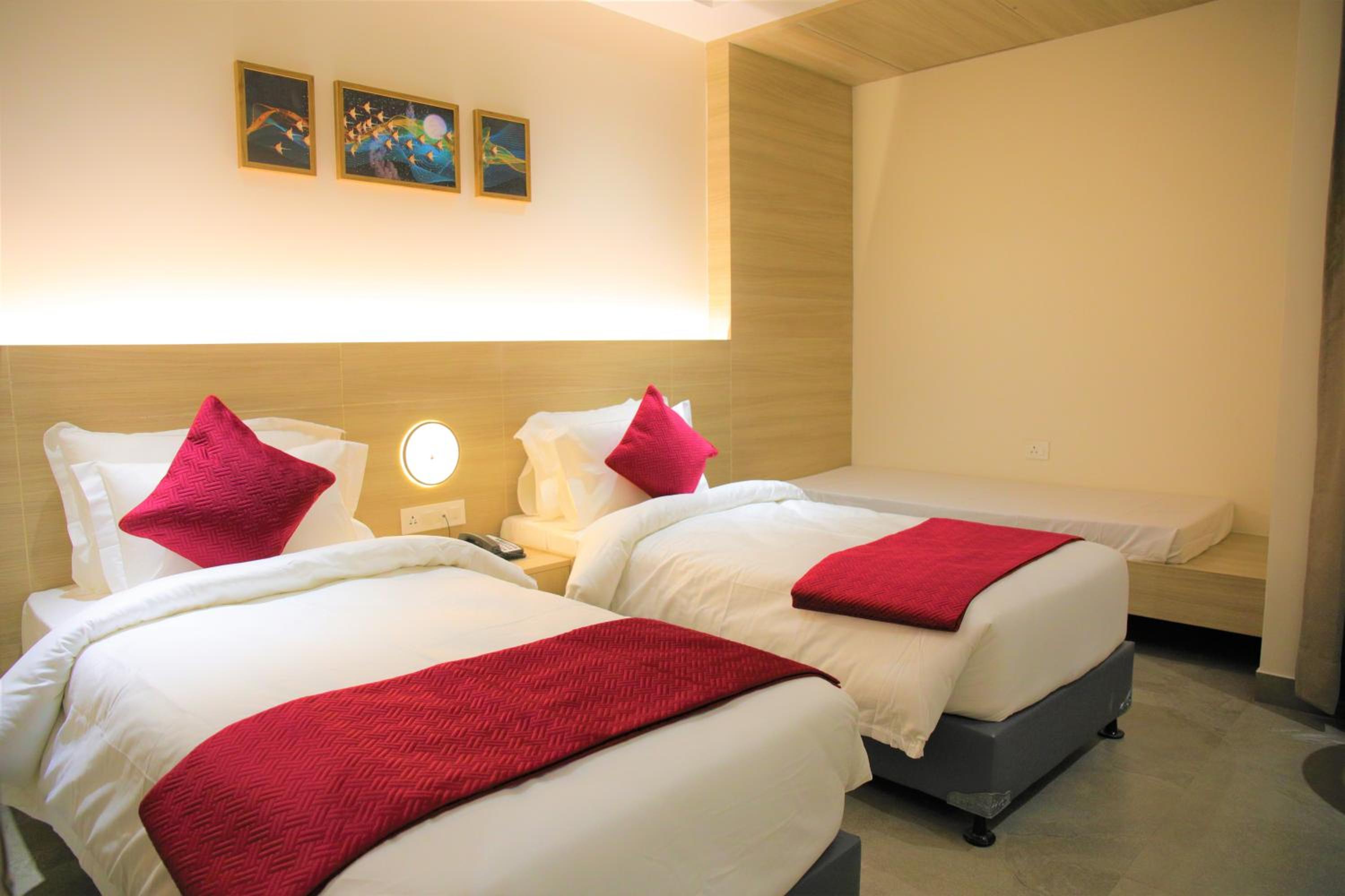 Deluxe Room - Photo 4